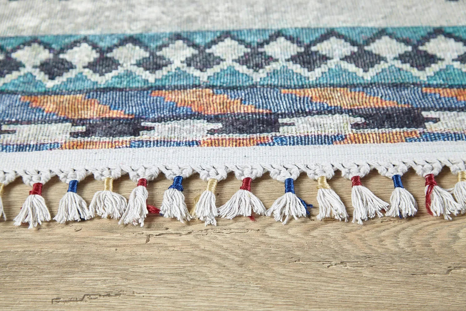 Örgü Saçaklı Bej Mavi Fas Etnik Desenli Halı-Pera Halı