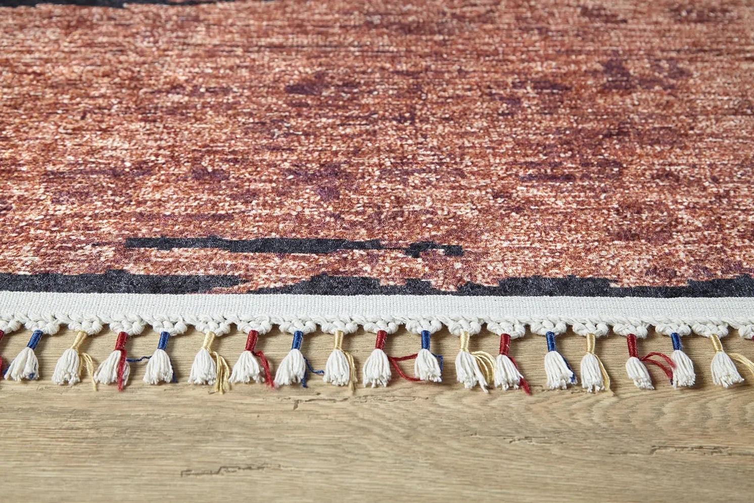 Örgü Saçaklı Çok Renkli Ahşap Efektli Halı-Pera Halı