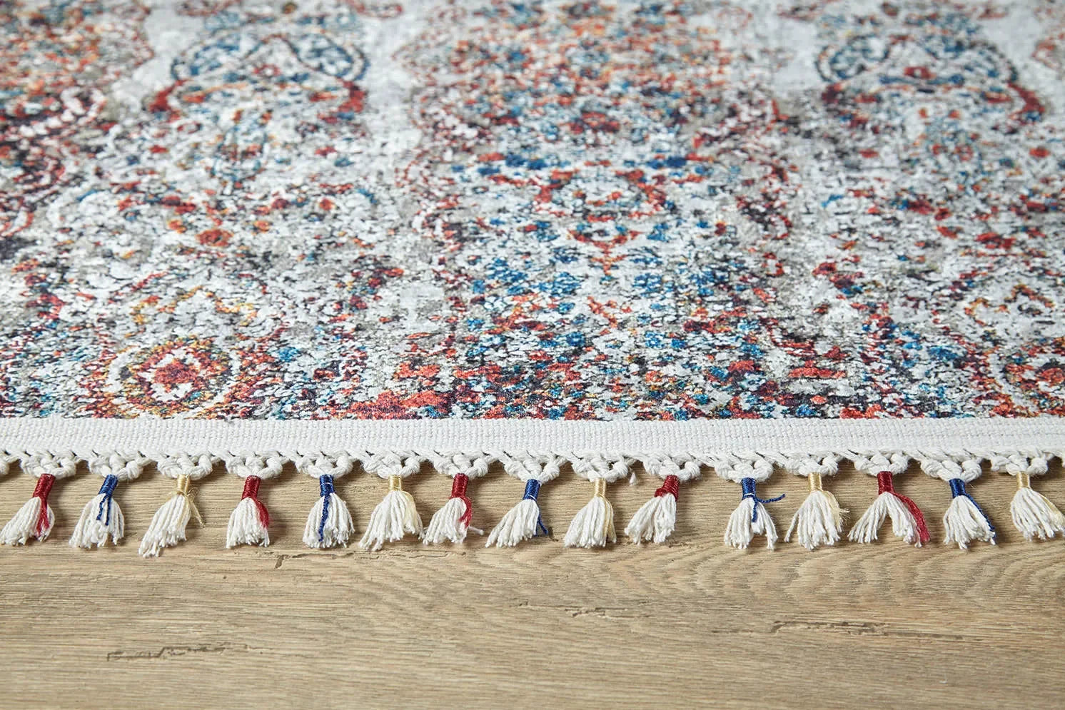 Örgü Saçaklı Çok Renkli Klasik Desenli Halı-Pera Halı