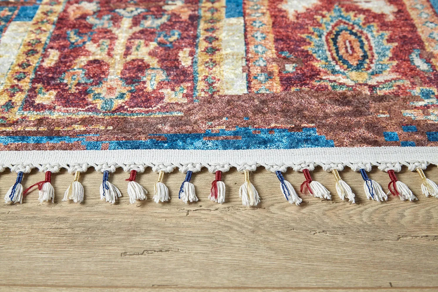 Örgü Saçaklı Çok Renkli Otantik Desenli Halı-Pera Halı