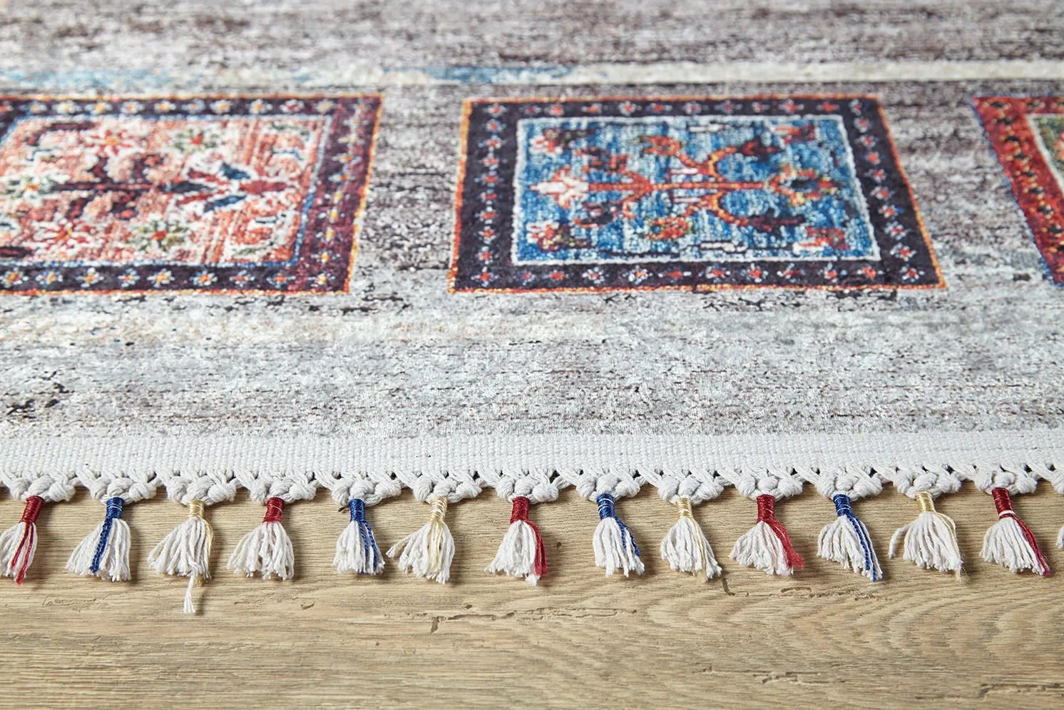 Örgü Saçaklı Çok Renkli Otantik Halı-Pera Halı