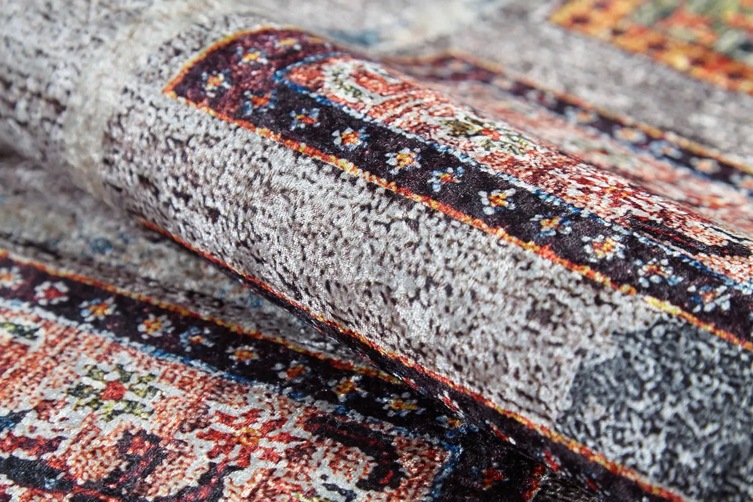 Örgü Saçaklı Çok Renkli Otantik Halı-Pera Halı