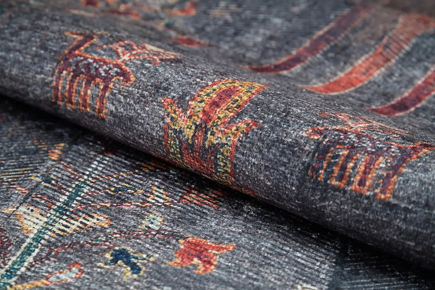 Örgü Saçaklı Eskitme Hayat Ağacı Desenli Halı-Pera Halı