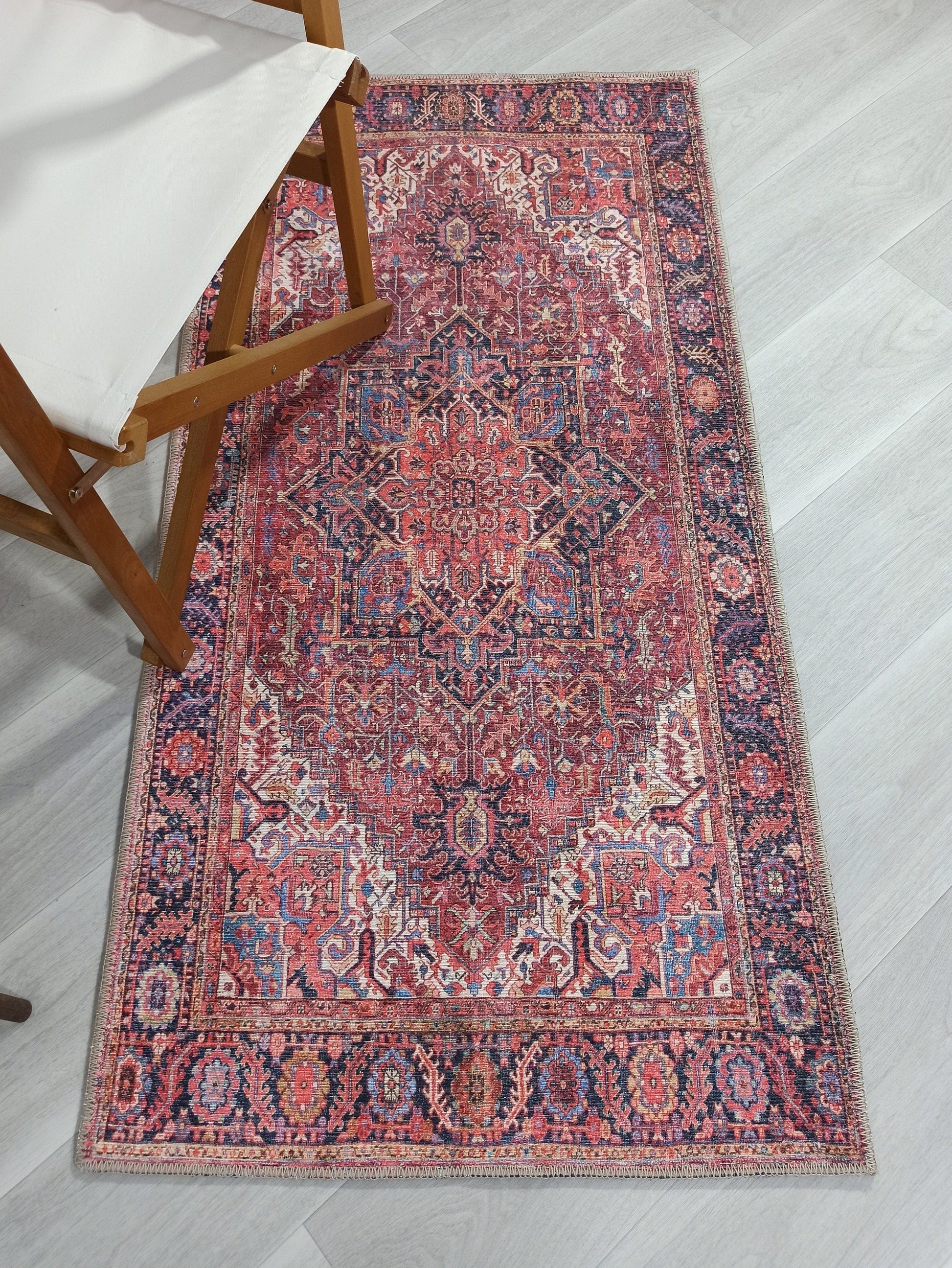 Bordo ve Terracotta Medalyonlu Vintage Halı