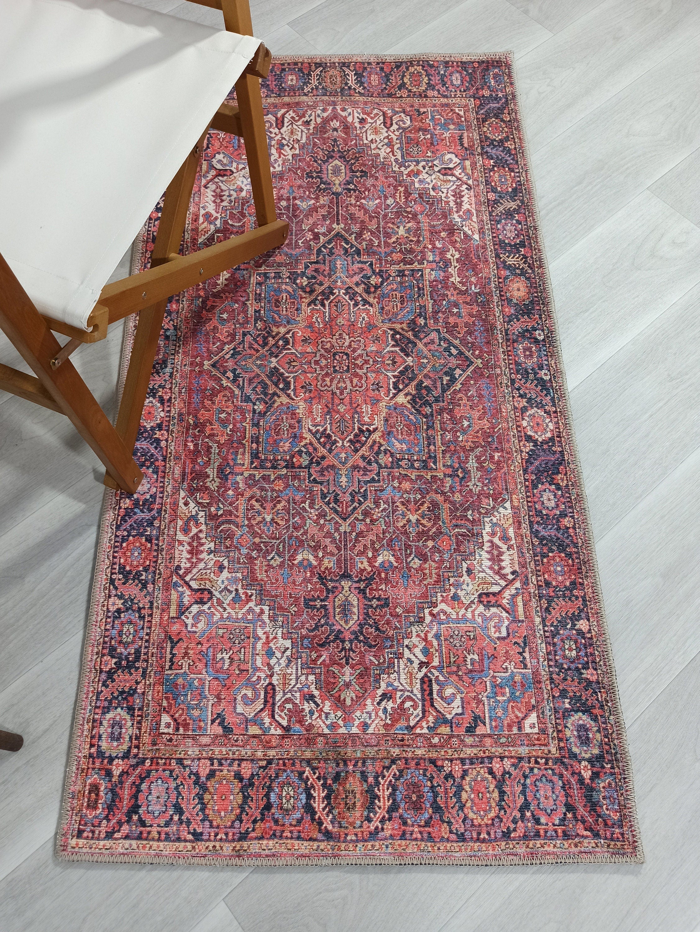 Bordo ve Terracotta Medalyonlu Vintage Halı