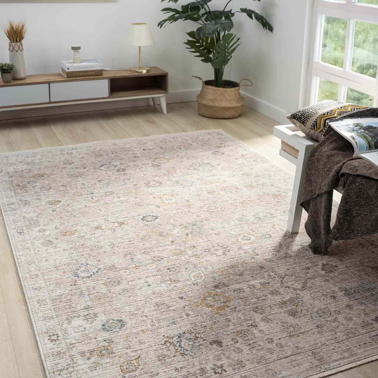 Açık Bej Gri Pastel Tonlarda Eskitme Halı