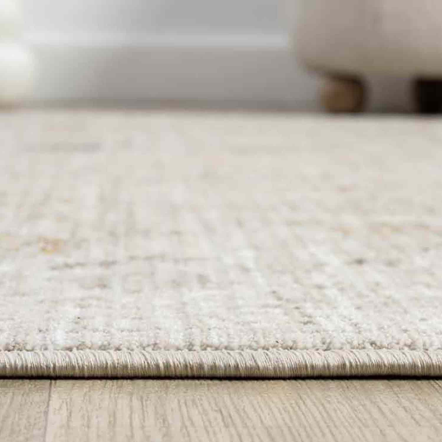 Açık Bej Gri Pastel Tonlarda Eskitme Halı