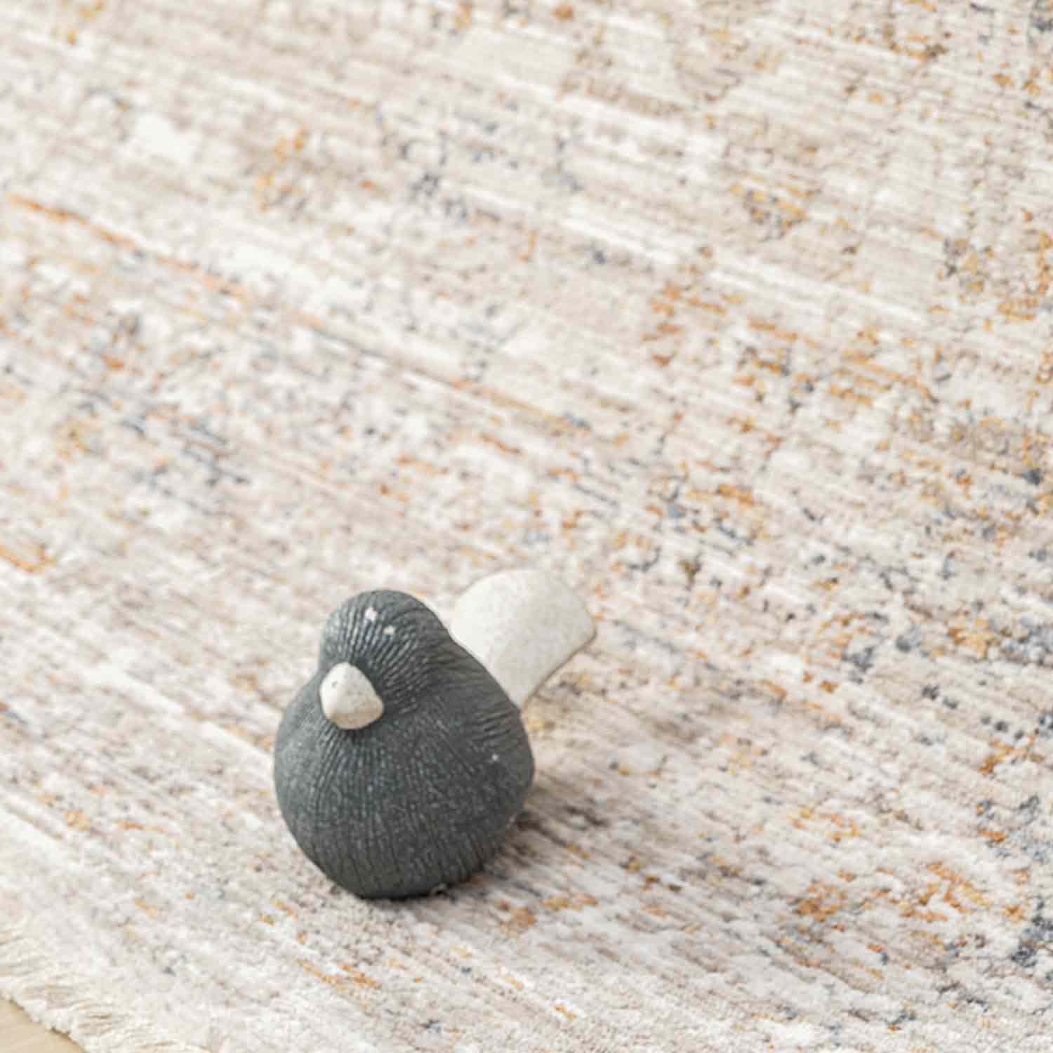 Açık Bej Gri Turuncu Detaylı Eskitme Halı