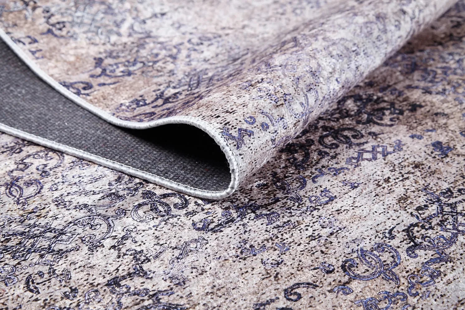 Pudra Mor Lila Tonlarında Soyut Motifli Halı-Pera Halı