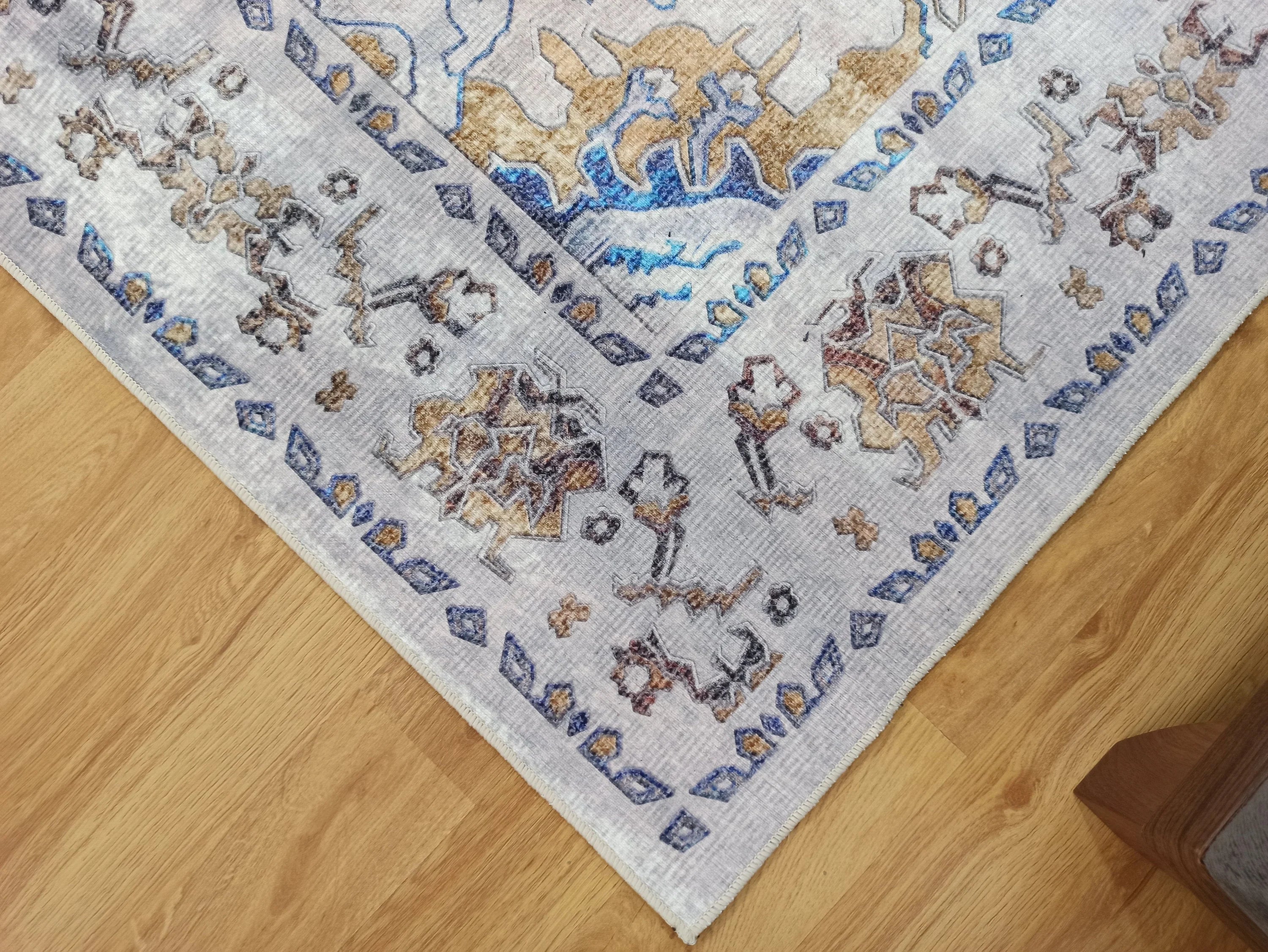 Bej ve Mavi Eskitme Desenli Vintage Halı