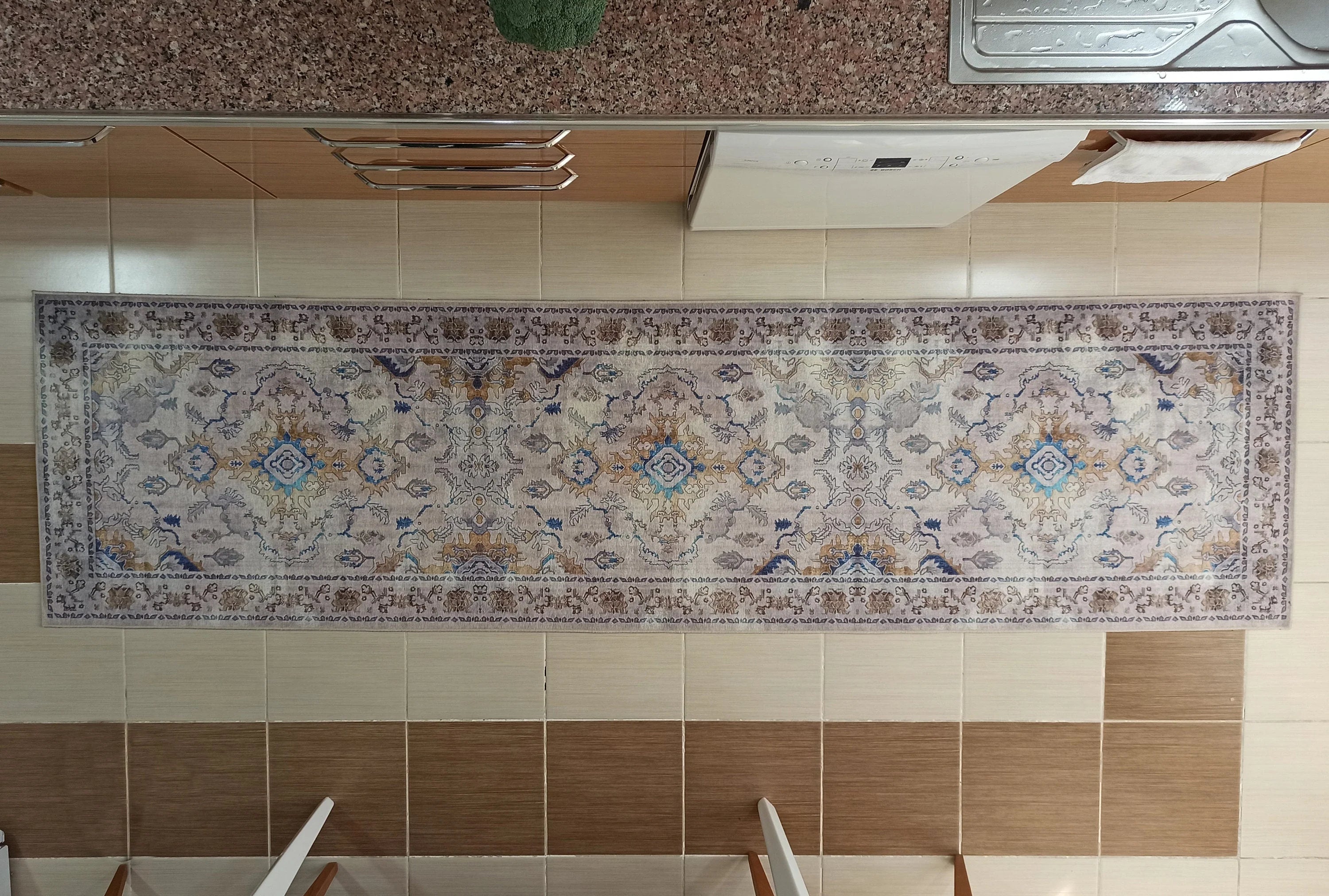 Bej ve Mavi Eskitme Desenli Vintage Halı