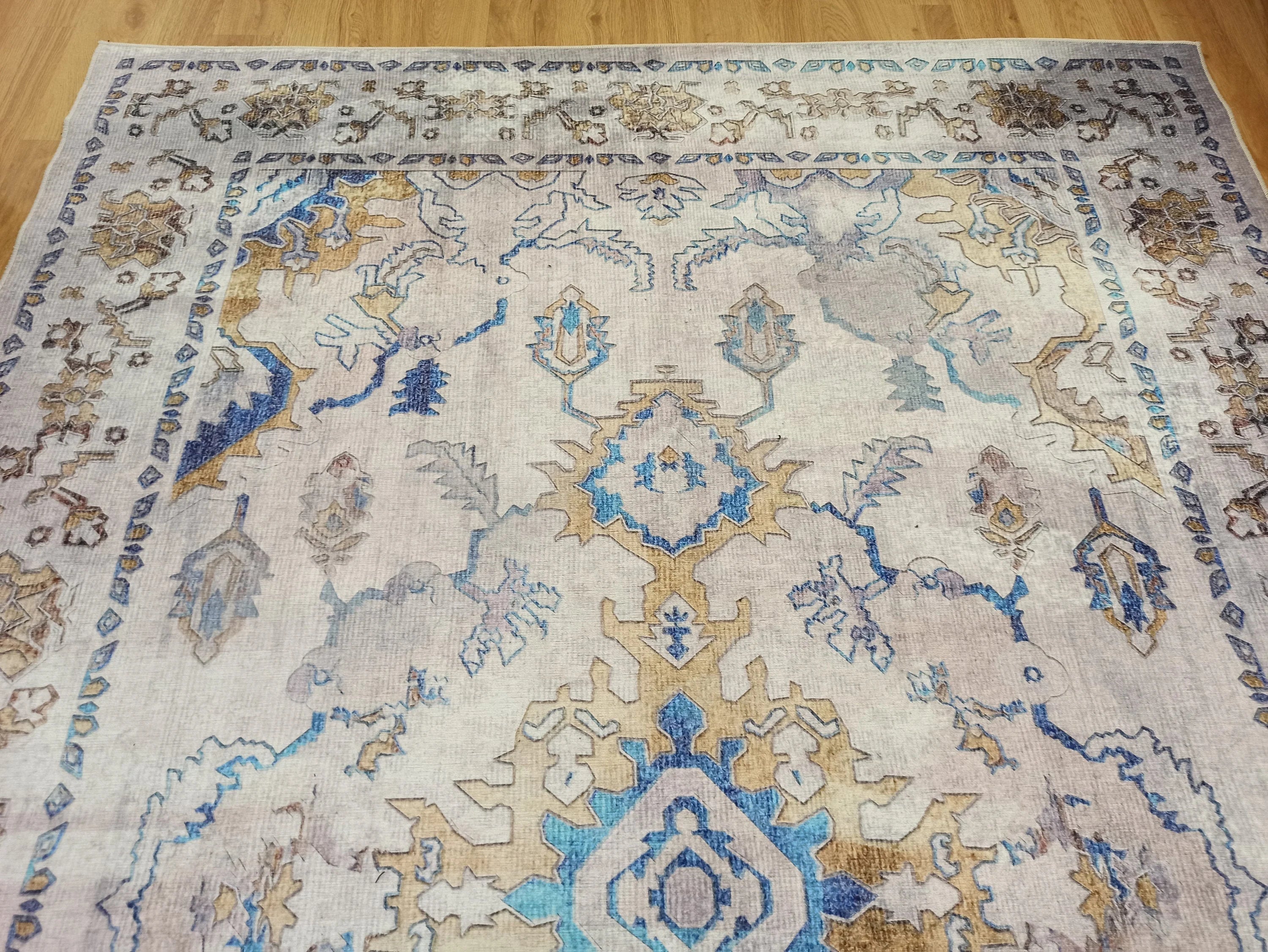 Bej ve Mavi Eskitme Desenli Vintage Halı