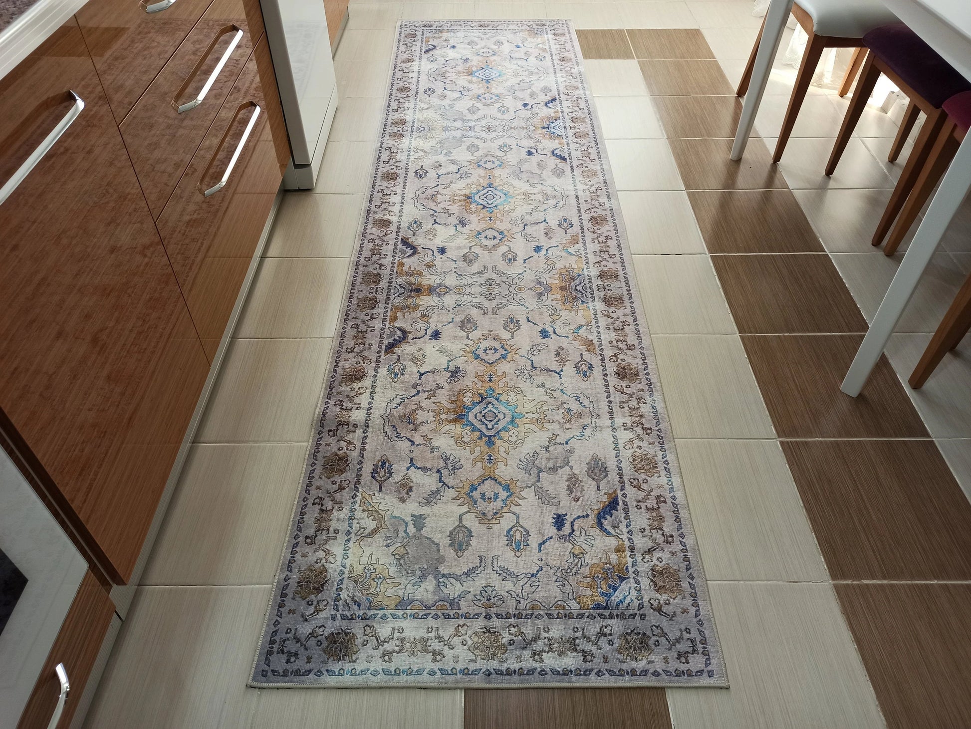 Bej ve Mavi Eskitme Desenli Vintage Halı