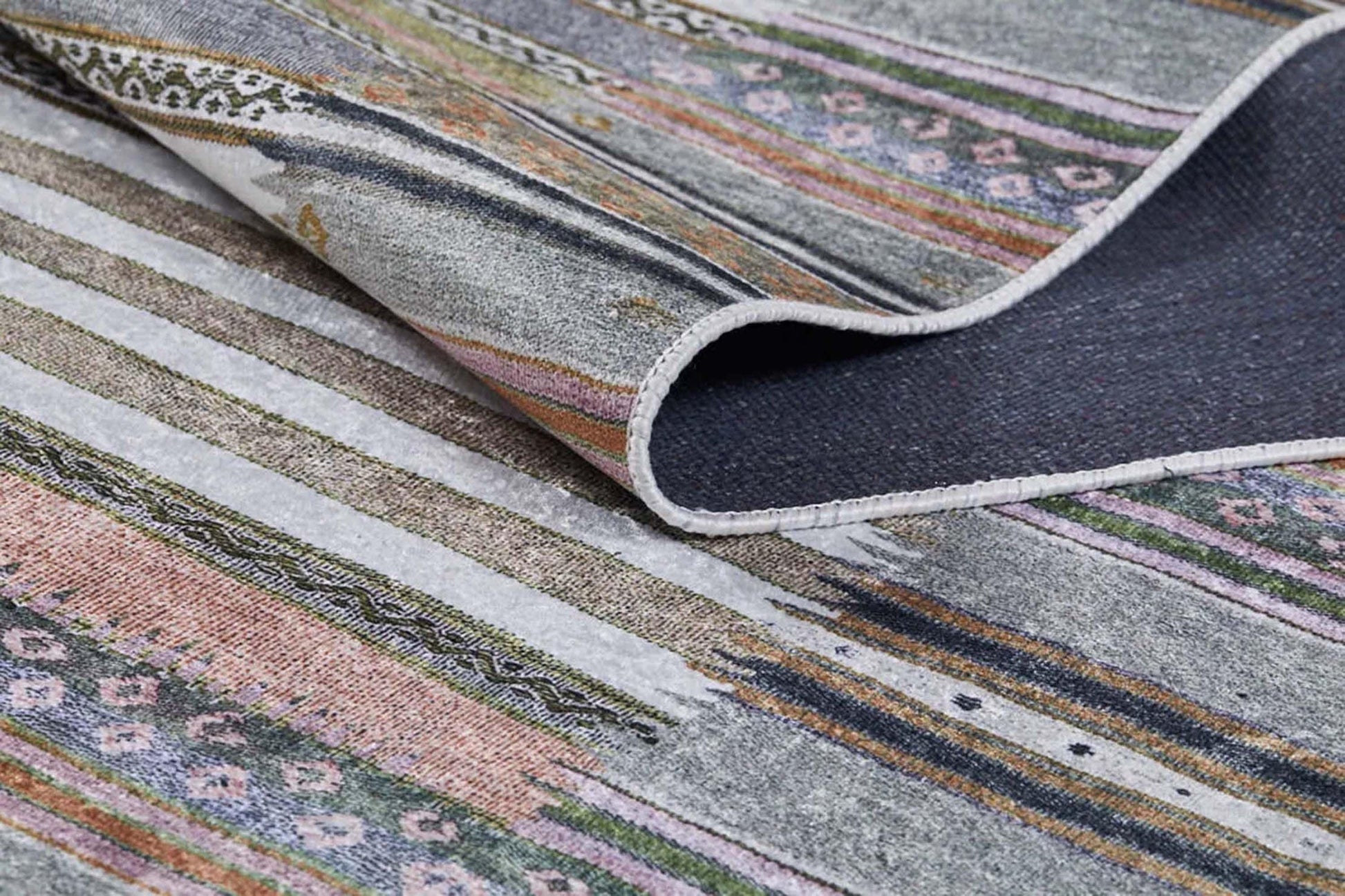 Renkli Çizgili Desenli Anadolu Kilim Halı-Pera Halı