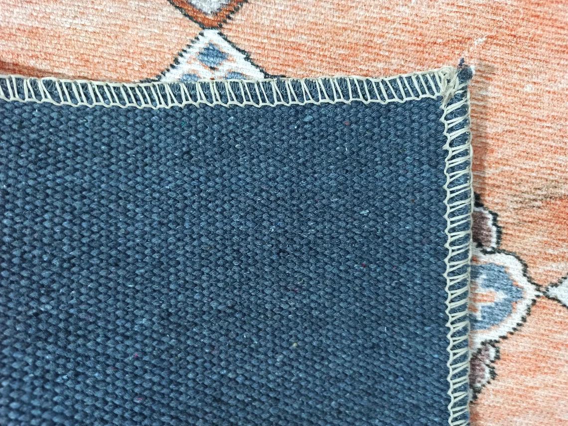 Turuncu ve Mavi Medalyonlu Vintage Halısı