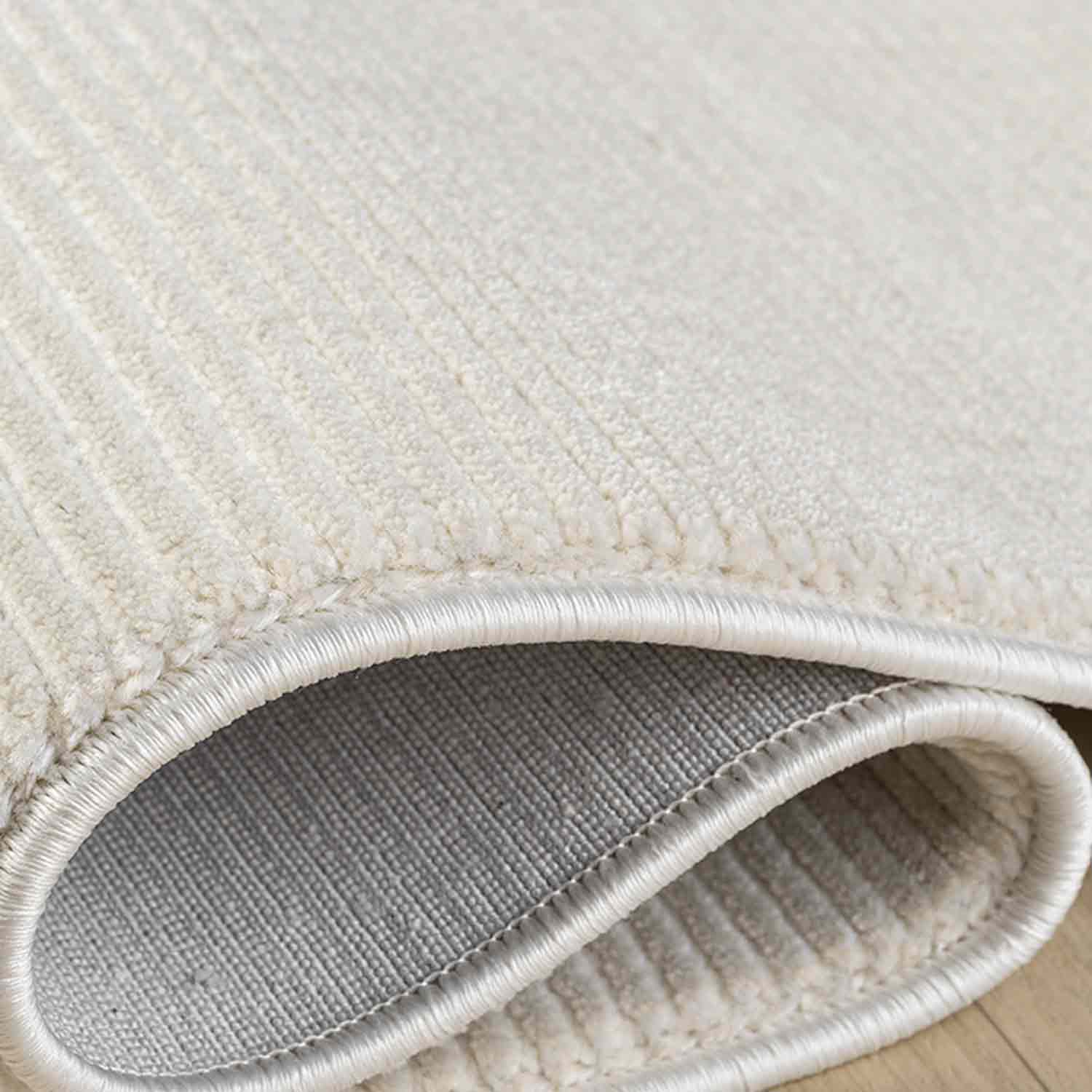 Açık Gri Beyaz Sade Dikey Çizgili Modern Halı