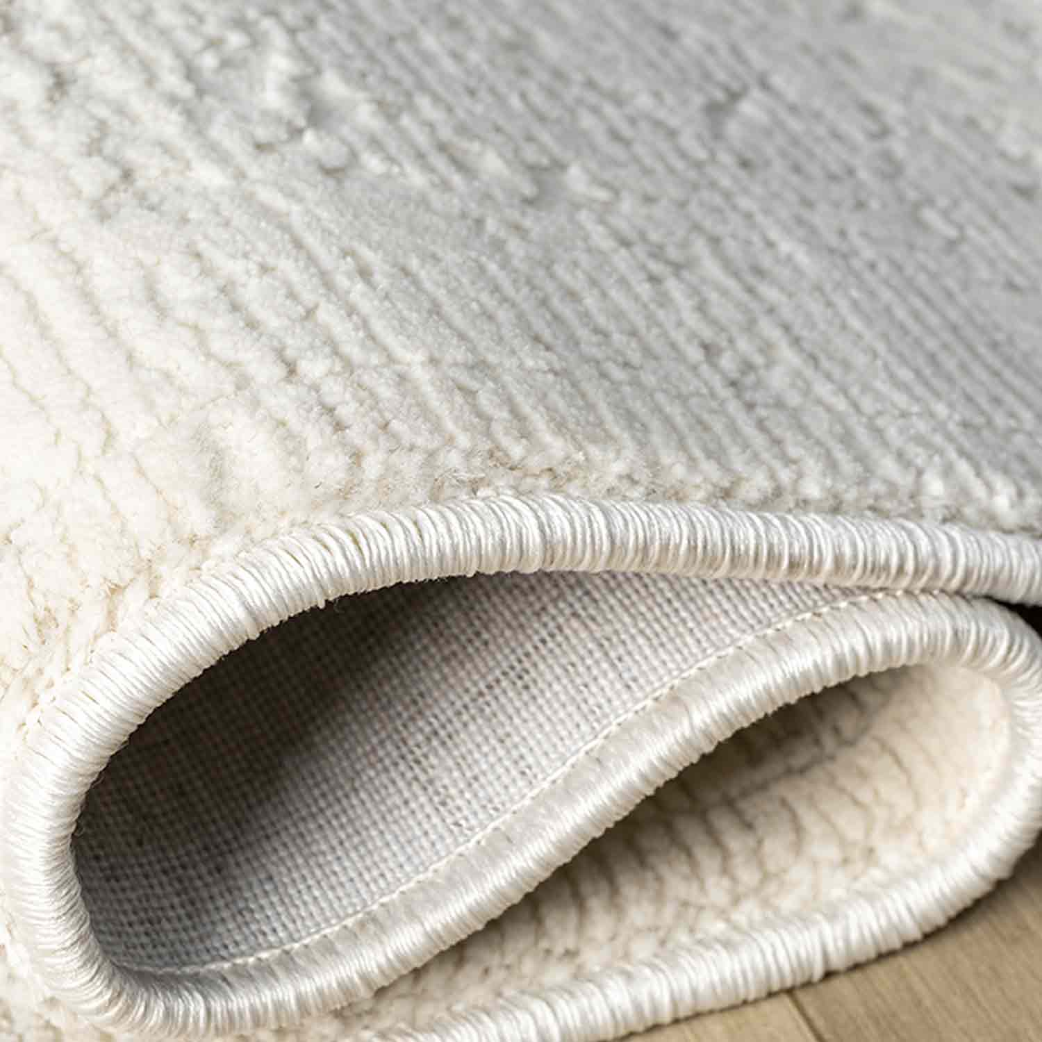 Krem Beyaz Minimal Eskitme Desenli Halı