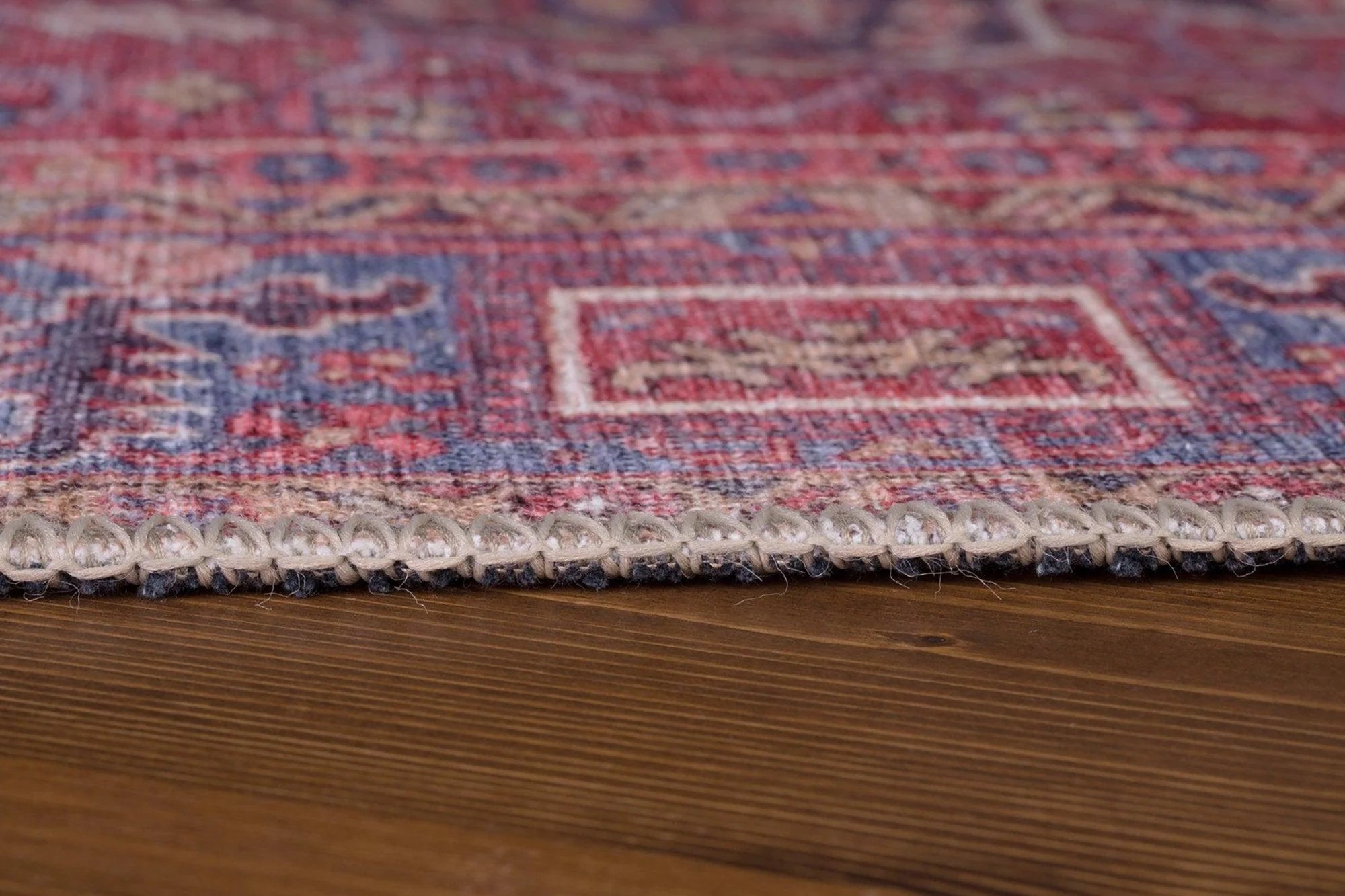 Solgun Kırmızı ve Mavi Medalyonlu Vintage Pers Halısı