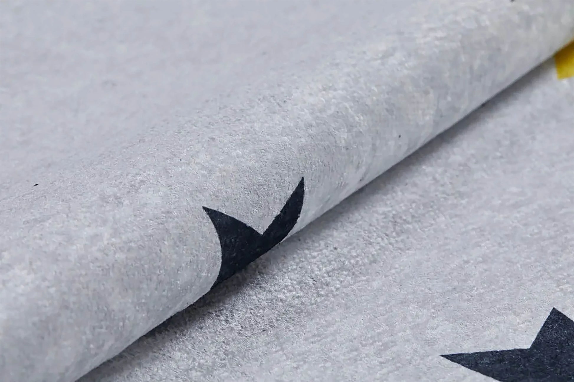 Sarı ve Siyah Yıldız Desenli Yıkanabilir Çocuk Halısı-Pera Halı