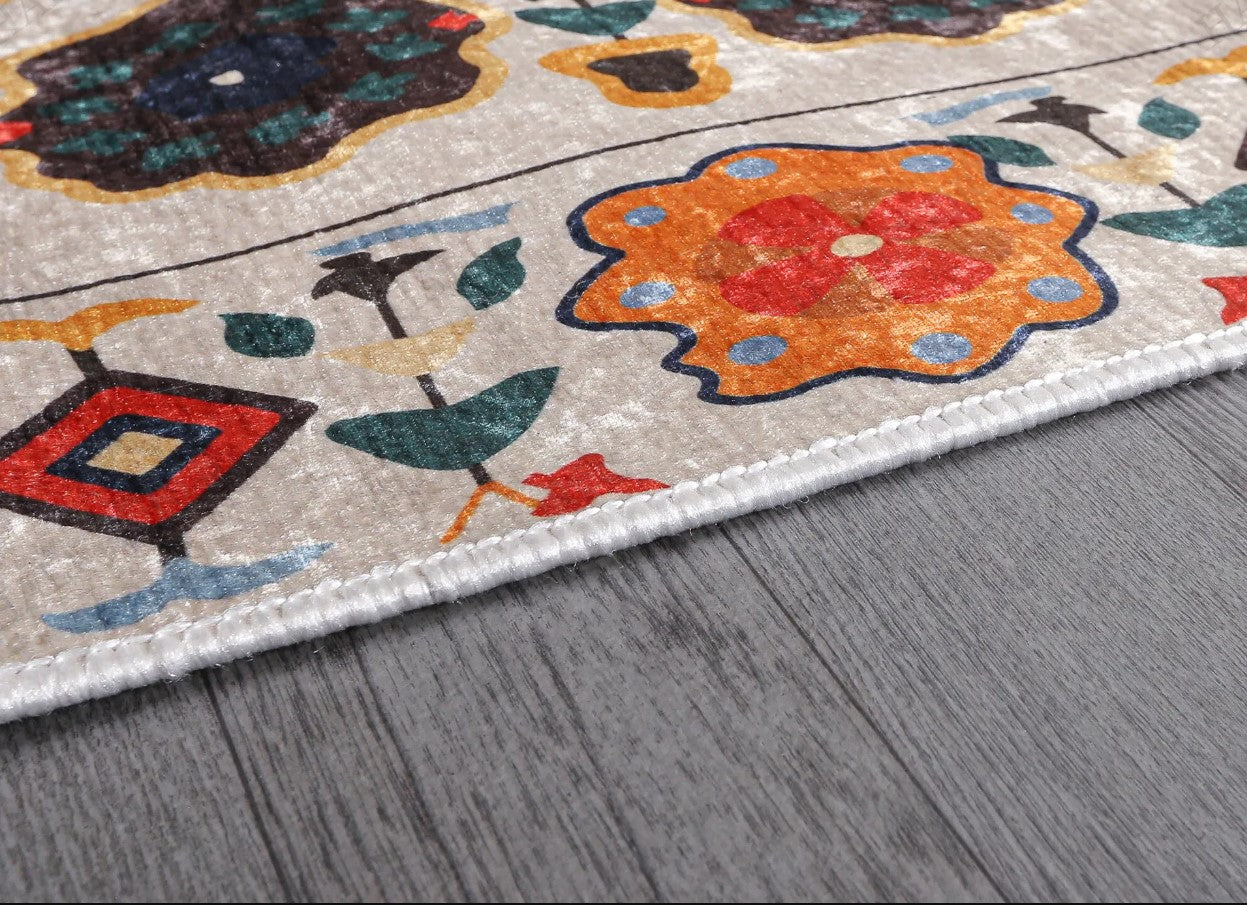 Krem Çok Renkli Çiçek Desenli Etnik Kilim Halı
