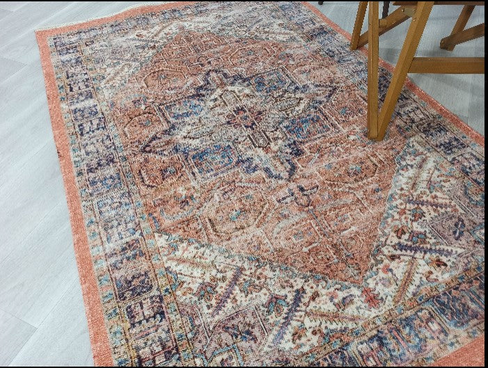 Kiremit ve Mavi Geleneksel Madalyon Eskitme Tasarım Halı