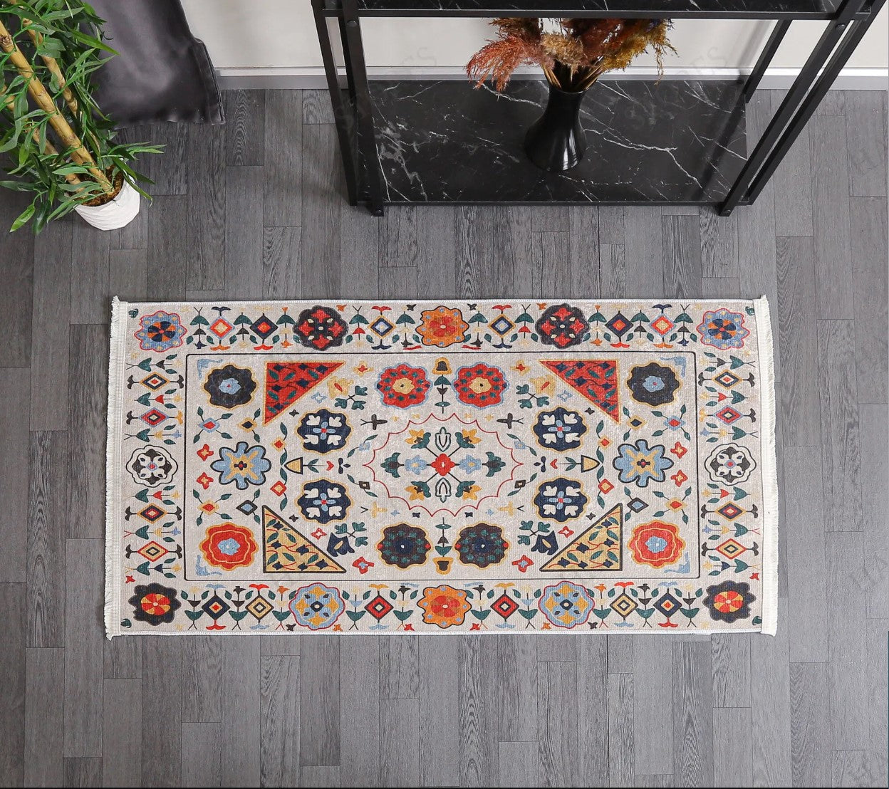 Krem Çok Renkli Çiçek Desenli Etnik Kilim Halı
