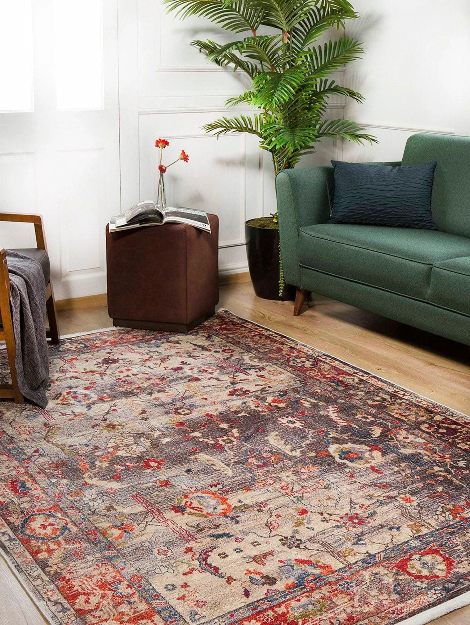 Sıcak Tonlu Bej Kırmızı Uşak Desenli Halı-Pera Halı