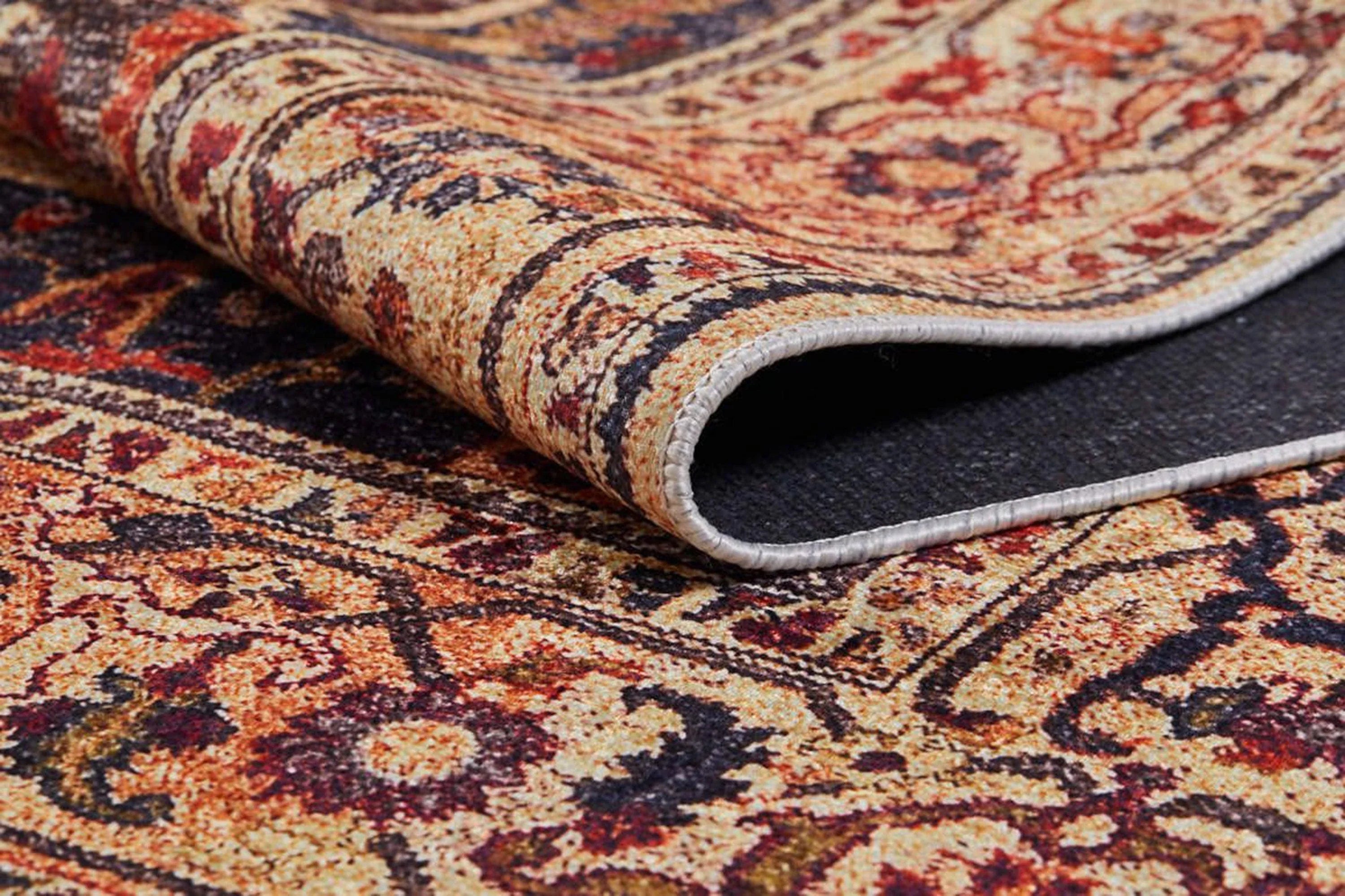 Sıcak Toprak Tonlu Bej Uşak Desenli Halı-Pera Halı