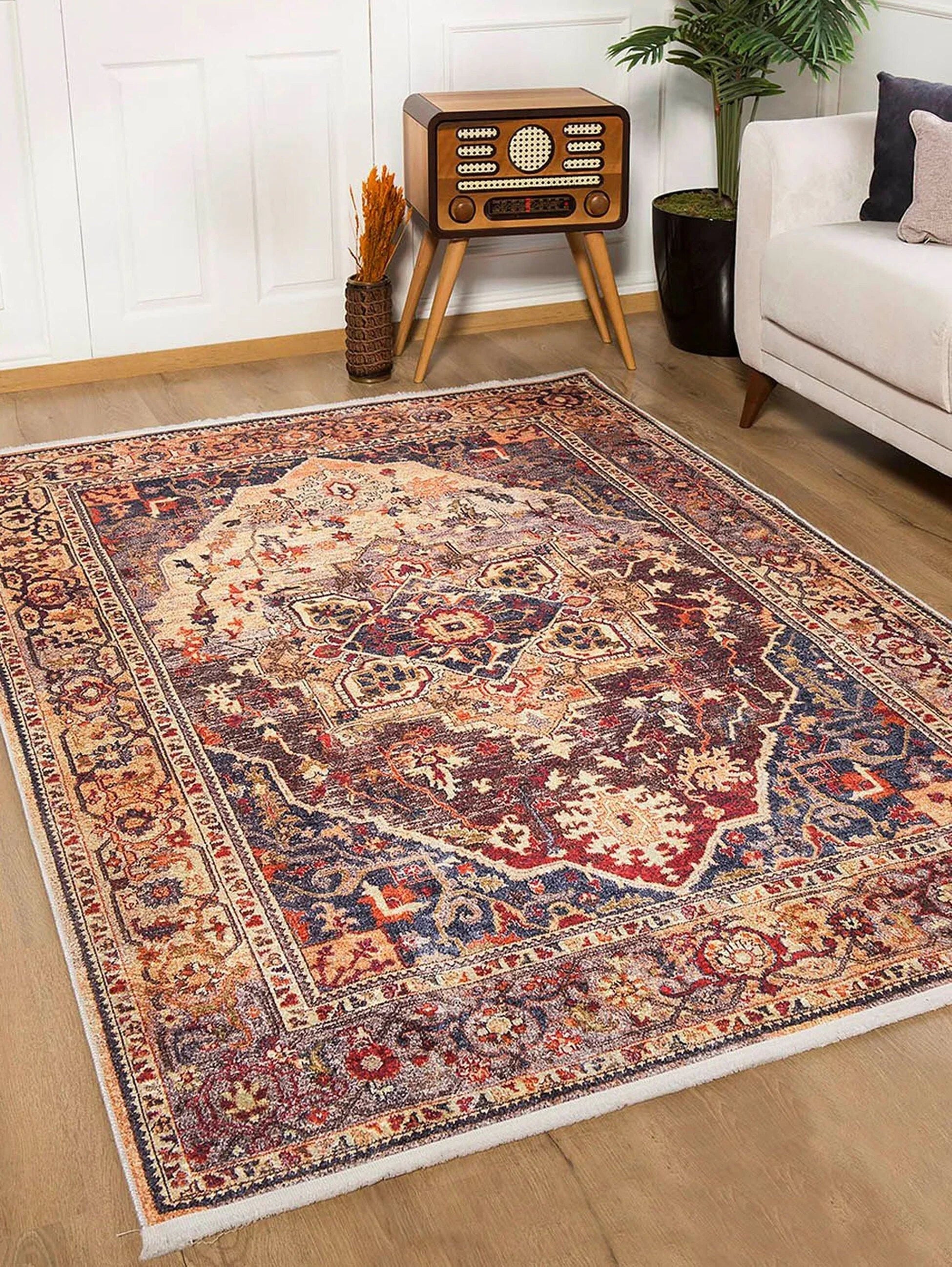 Sıcak Toprak Tonlu Bej Uşak Desenli Halı-Pera Halı