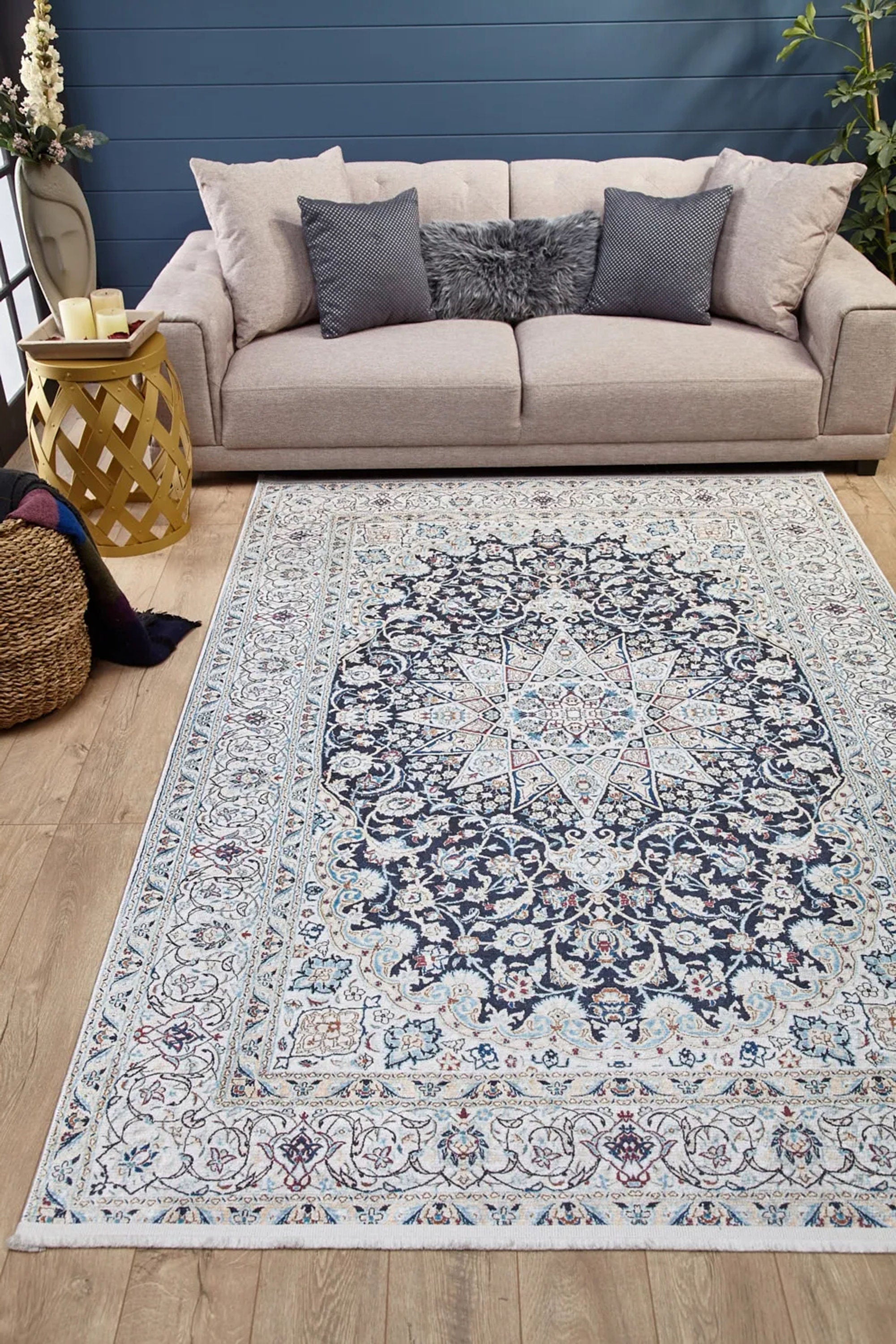 Eşsiz Antik Desenli Beyaz Lacivert Kilim Halı - Pera Halı