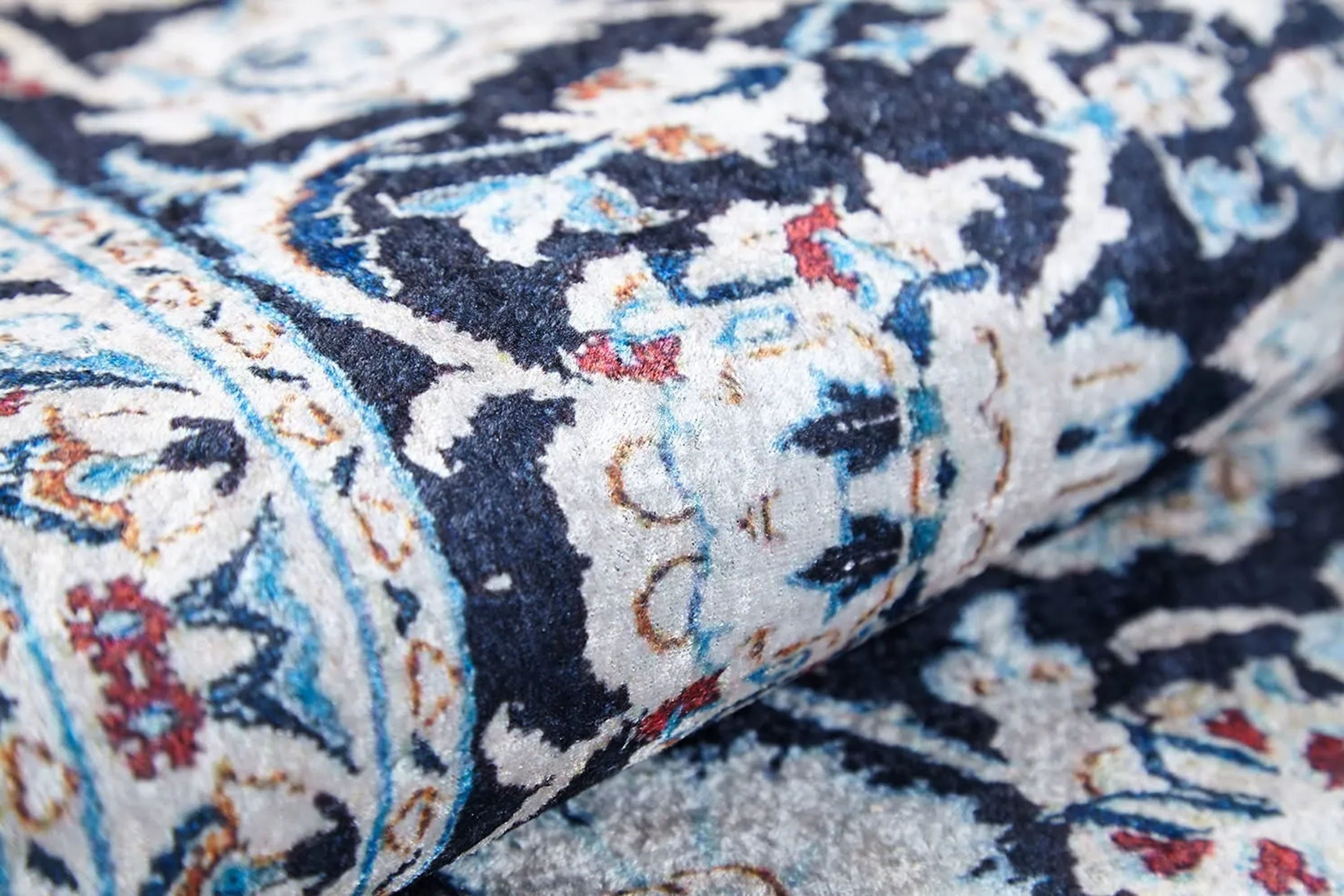 Eşsiz Antik Desenli Beyaz Lacivert Kilim Halı - Pera Halı