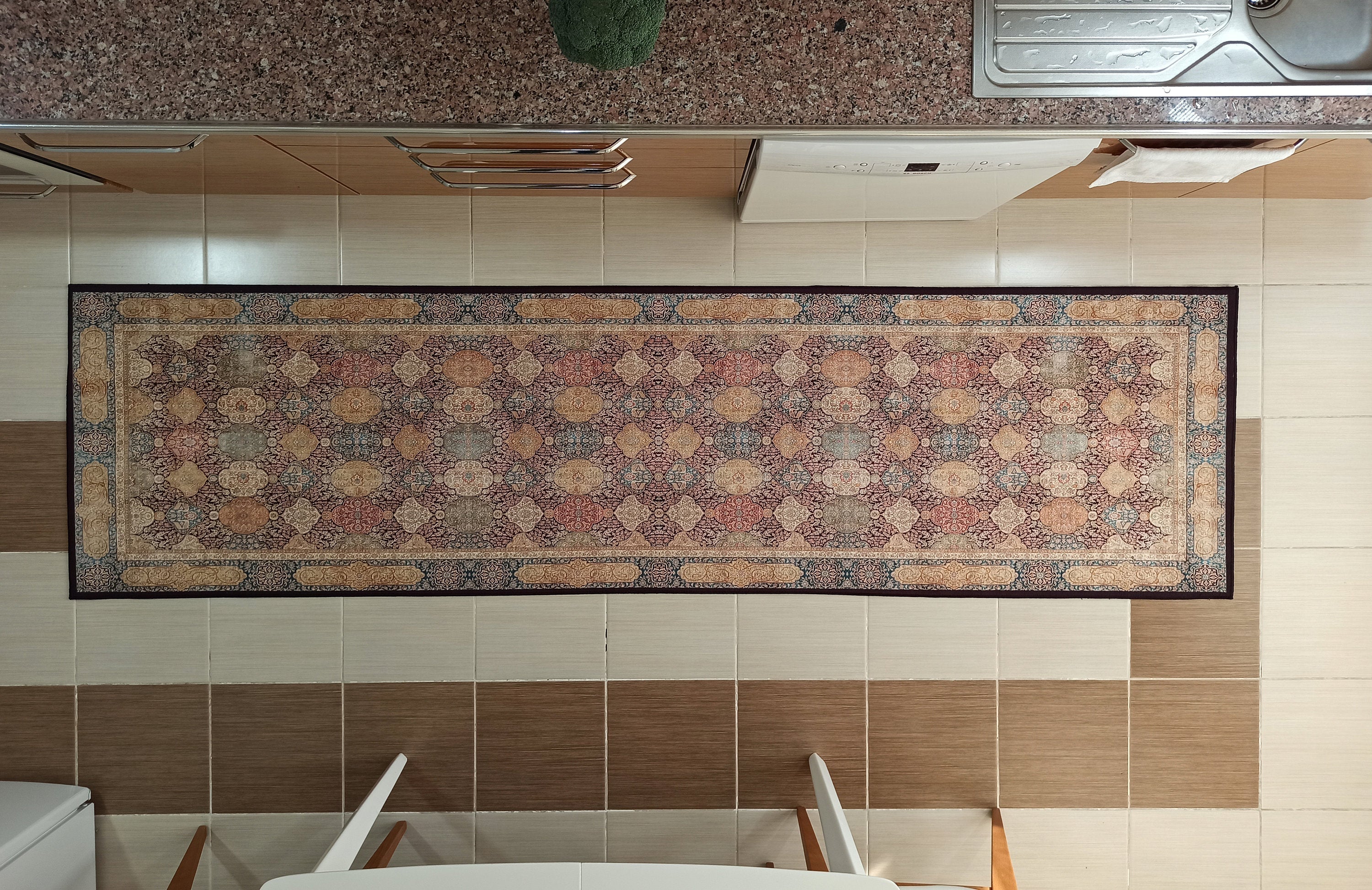 Bordo ve Altın Sarısı Oryantal Desenli Vintage Halı