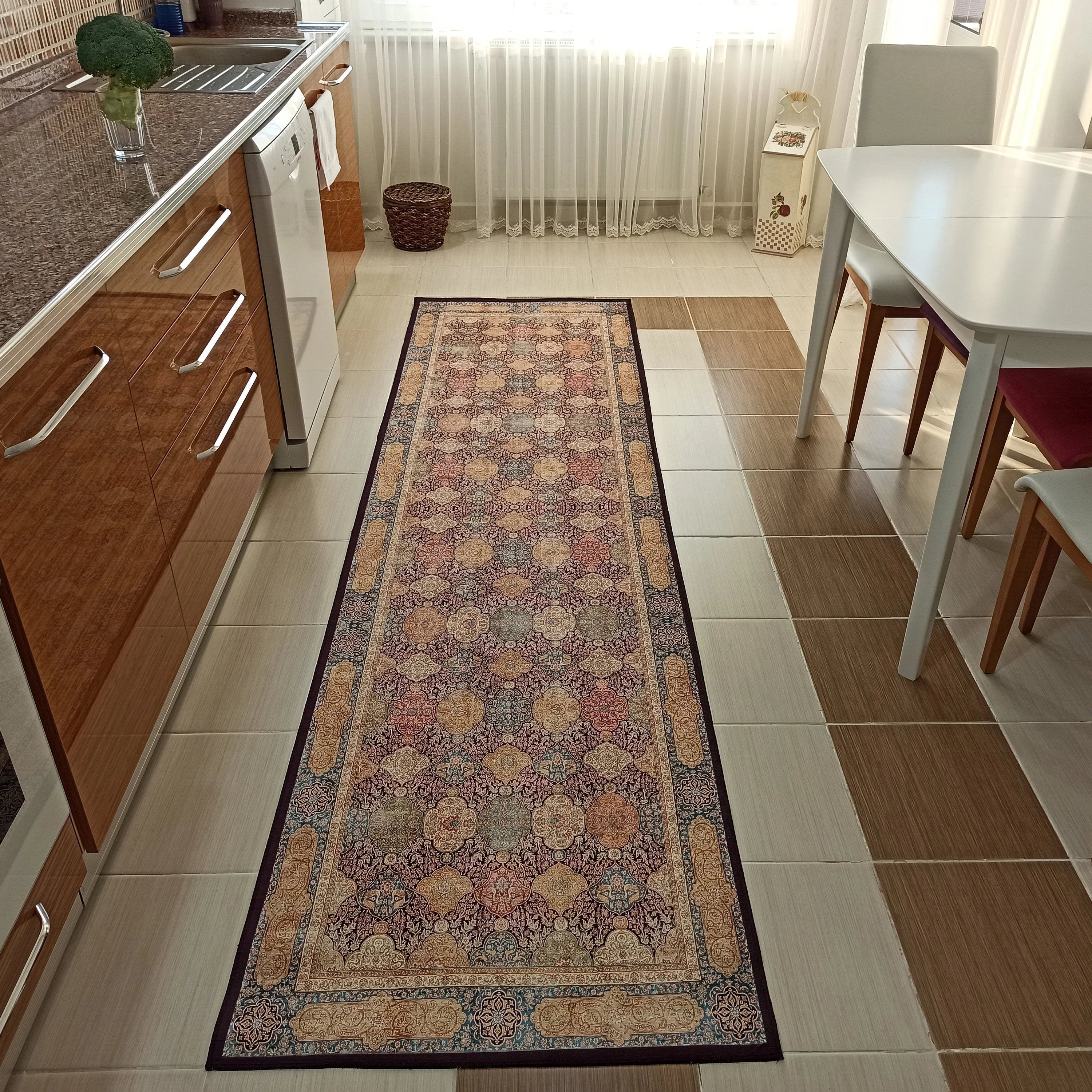 Bordo ve Altın Sarısı Oryantal Desenli Vintage Halı