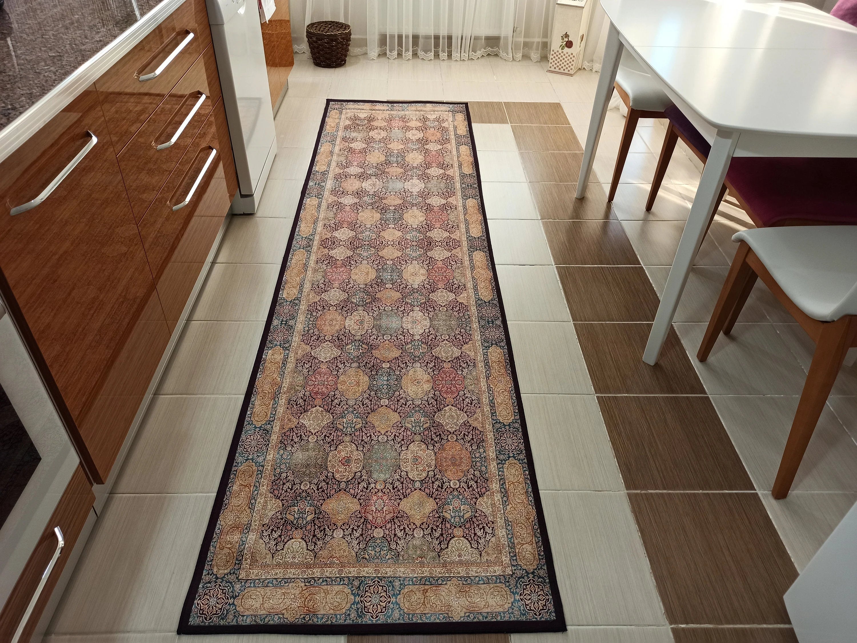 Bordo ve Altın Sarısı Oryantal Desenli Vintage Halı