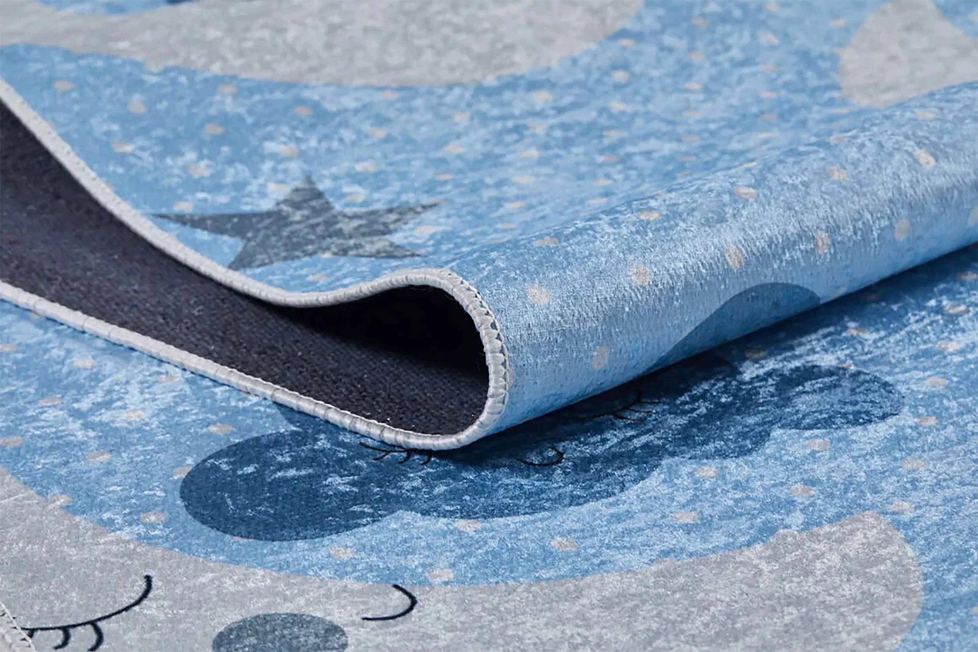 Şirin Ay ve Bulut Desenli Mavi Puantiye Zeminli Çocuk Halısı-Pera Halı