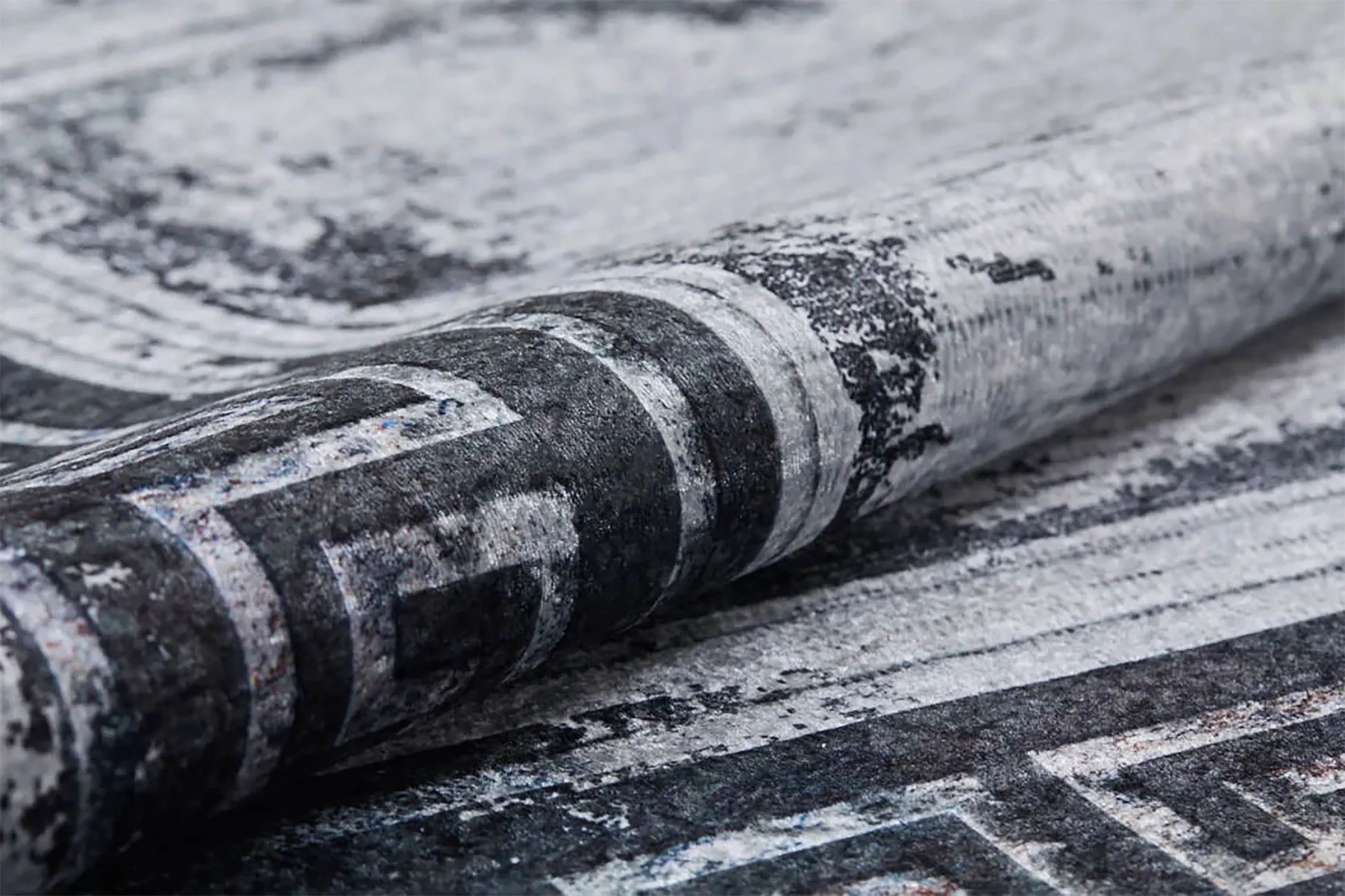 Siyah Beyaz Eskitme Yunan Anahtarı Bordürlü Modern Halı-Pera Halı