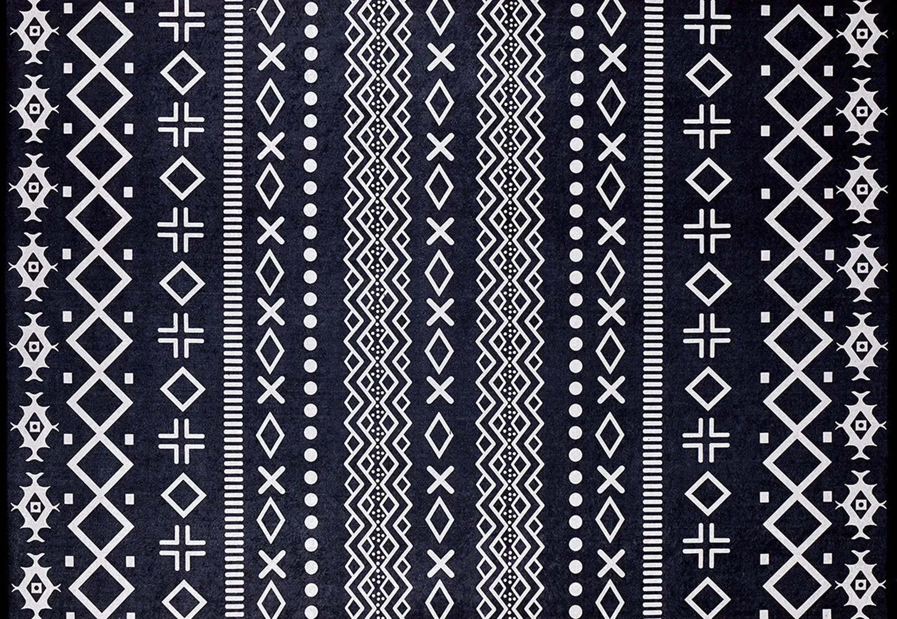 Siyah Beyaz Geometrik Desenli Bohem Halı-Pera Halı