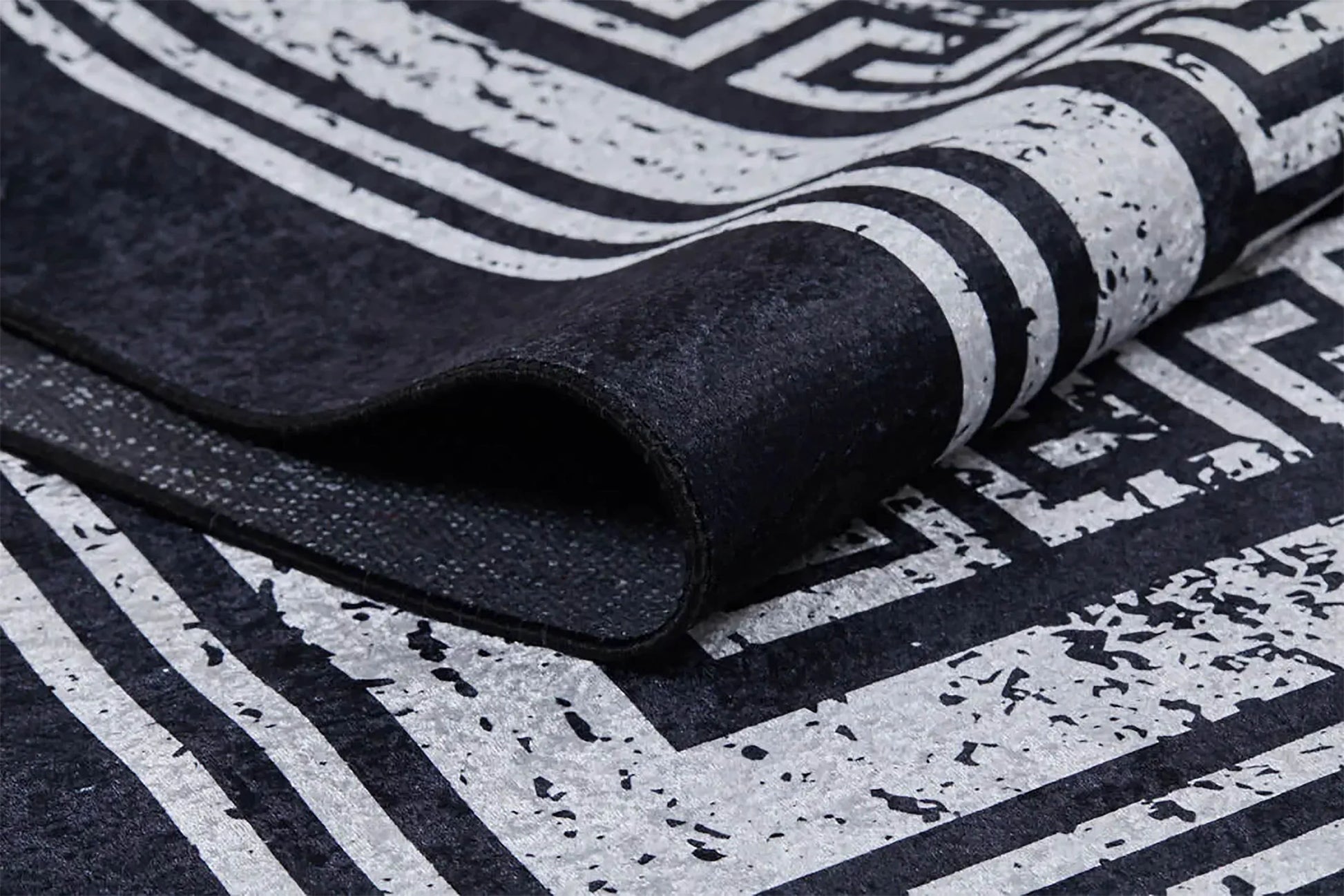 Siyah Beyaz Yunan Anahtar Desenli Klasik Bordürlü Halı-Pera Halı