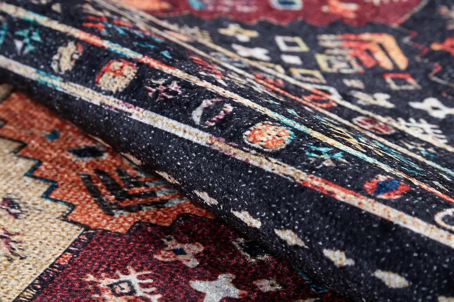 Siyah Etnik Şerit Desenli Modern Halı (Copy)-Pera Halı