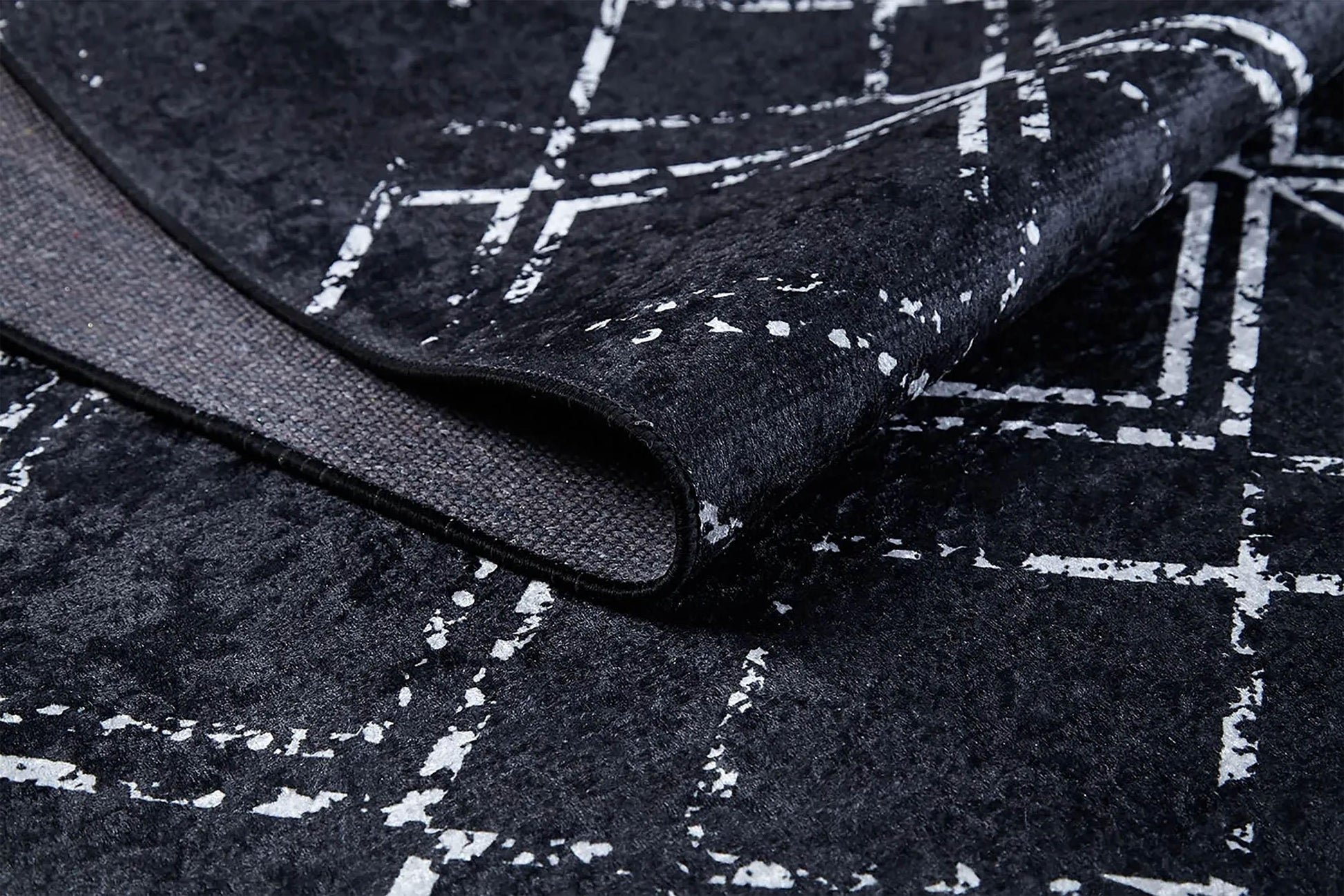 Siyah Gri Geometrik Antika Halı-Pera Halı