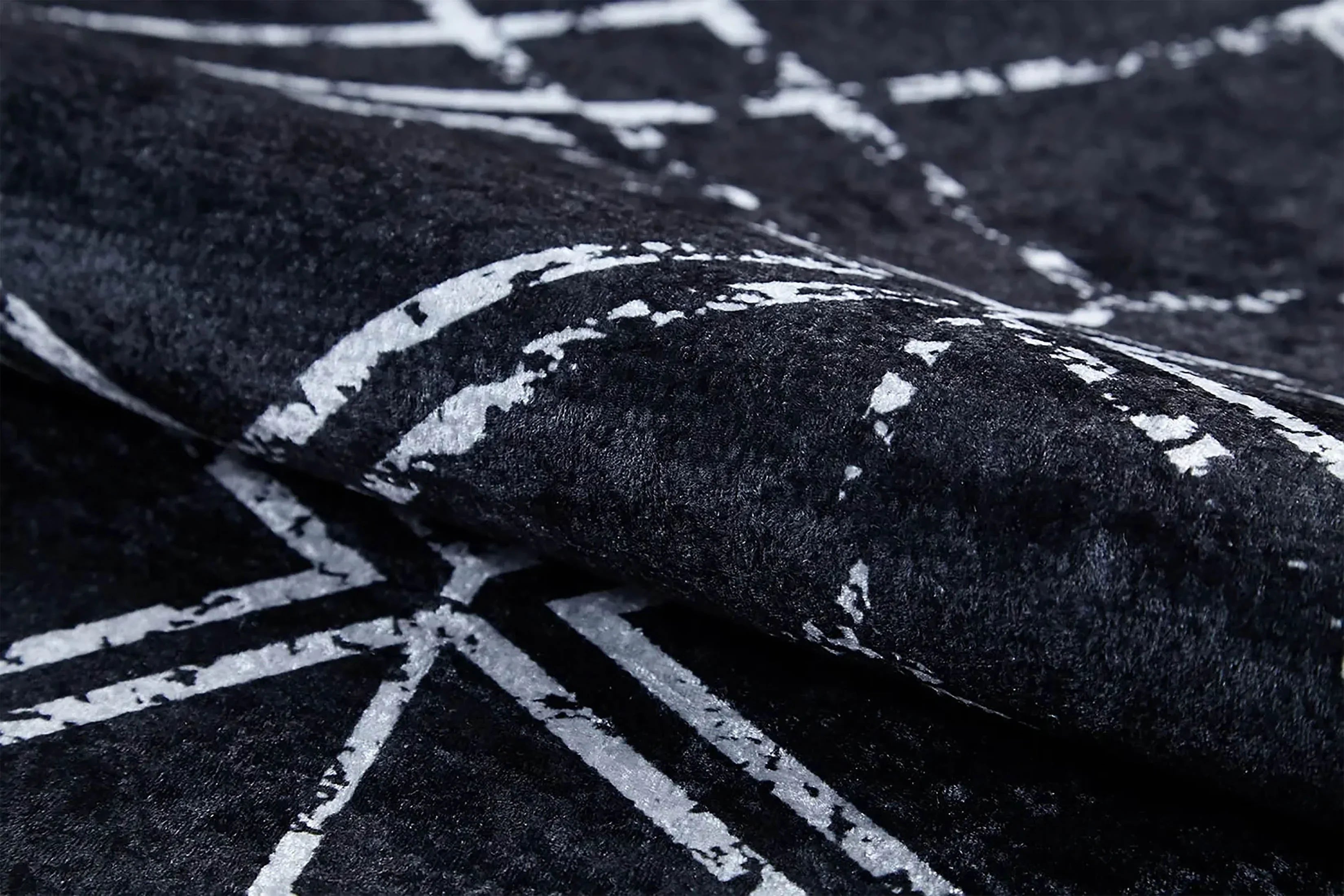 Siyah Gri Geometrik Antika Halı-Pera Halı