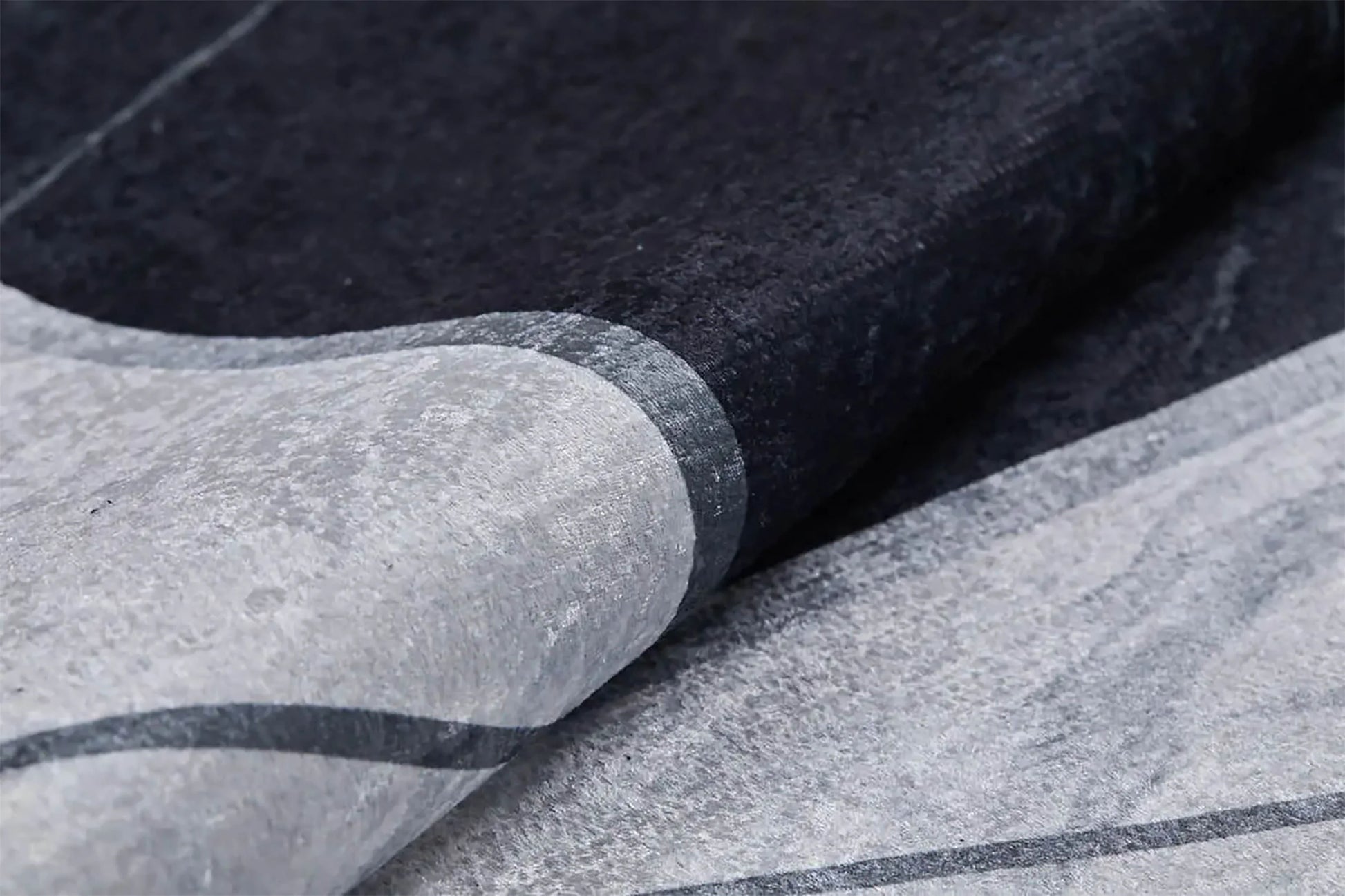 Siyah Gri Mermer Desenli Geometrik Bordürlü Modern Yıkanabilir Halı-Pera Halı