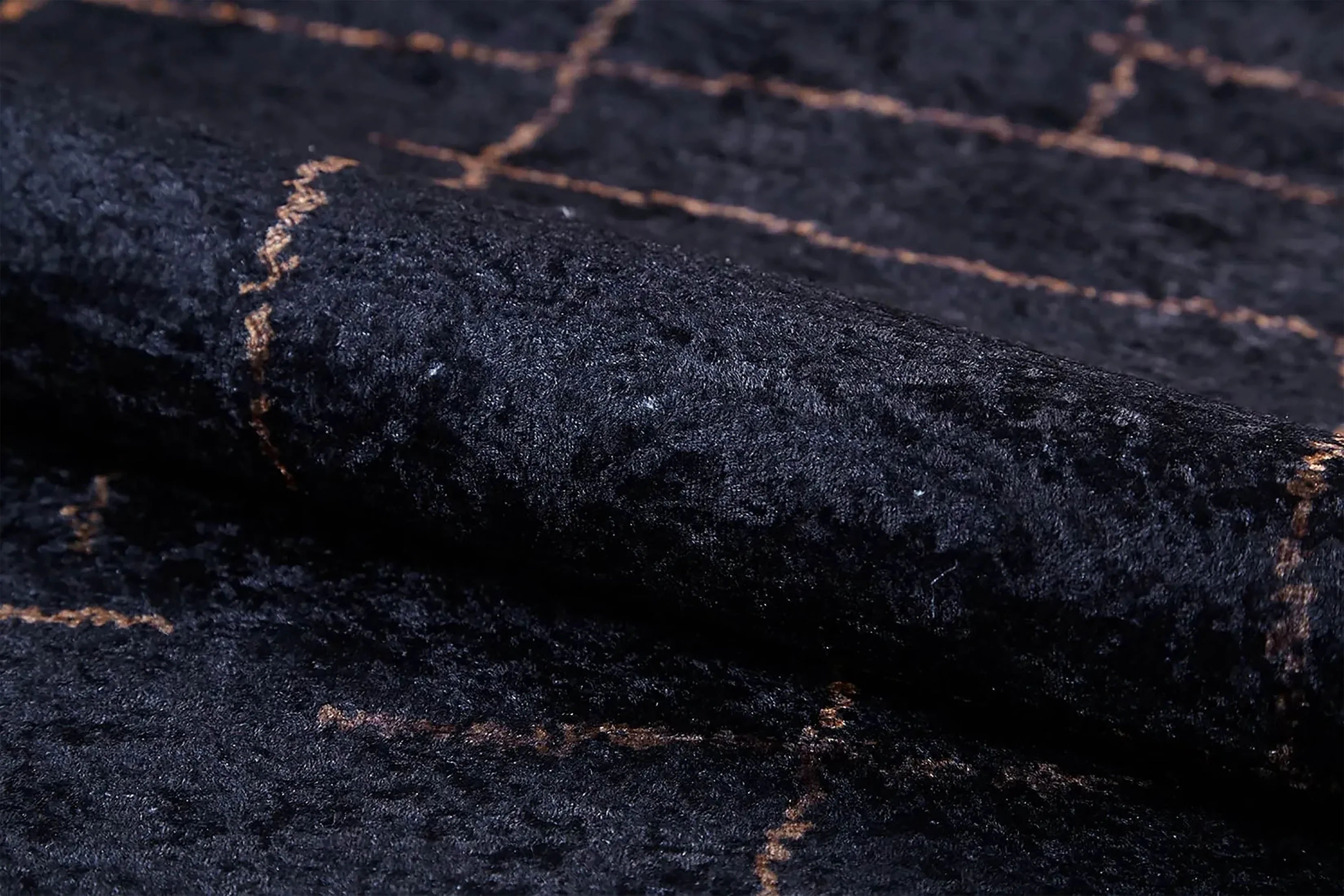 Siyah Kahverengi Geometrik Halı-Pera Halı