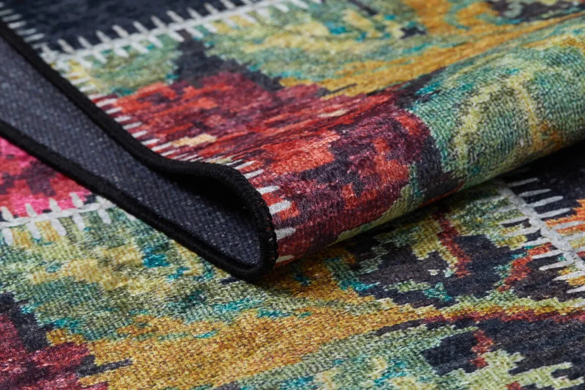 Siyah Zemin Canlı Çiçekli Patchwork Desenli Halı-Pera Halı