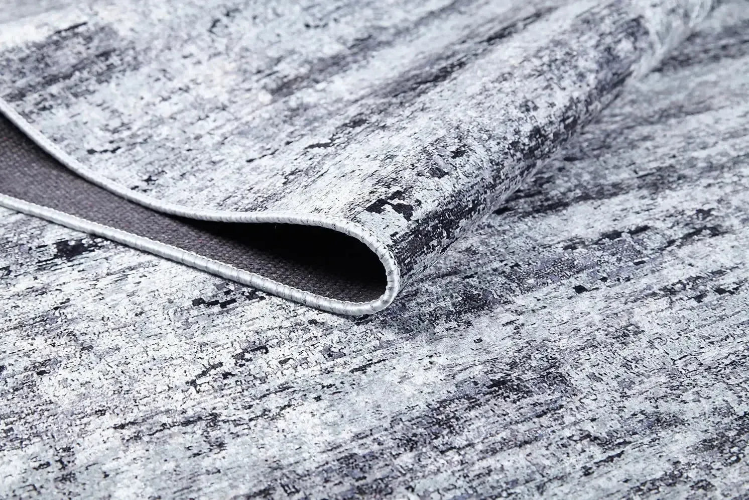 Siyah ve Beyaz Abstre Halı-Pera Halı