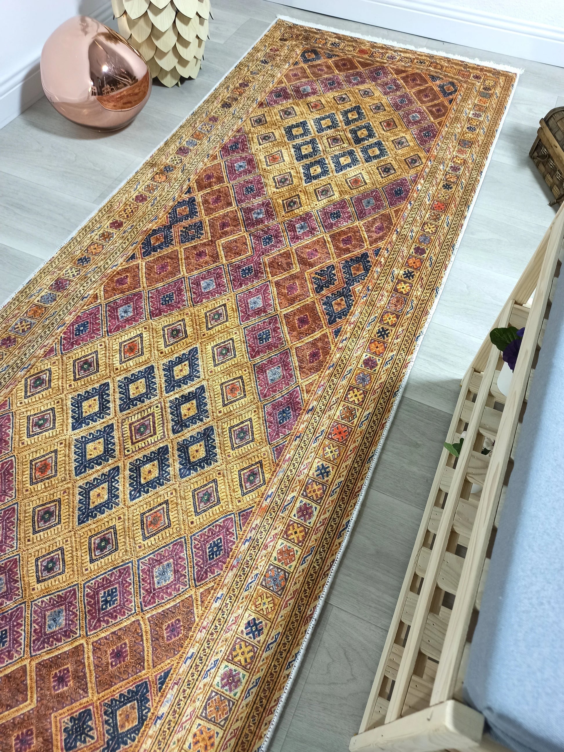 Soluk Turuncu Bej Geometrik Desenli Anadolu Kilim Halı-Pera Halı