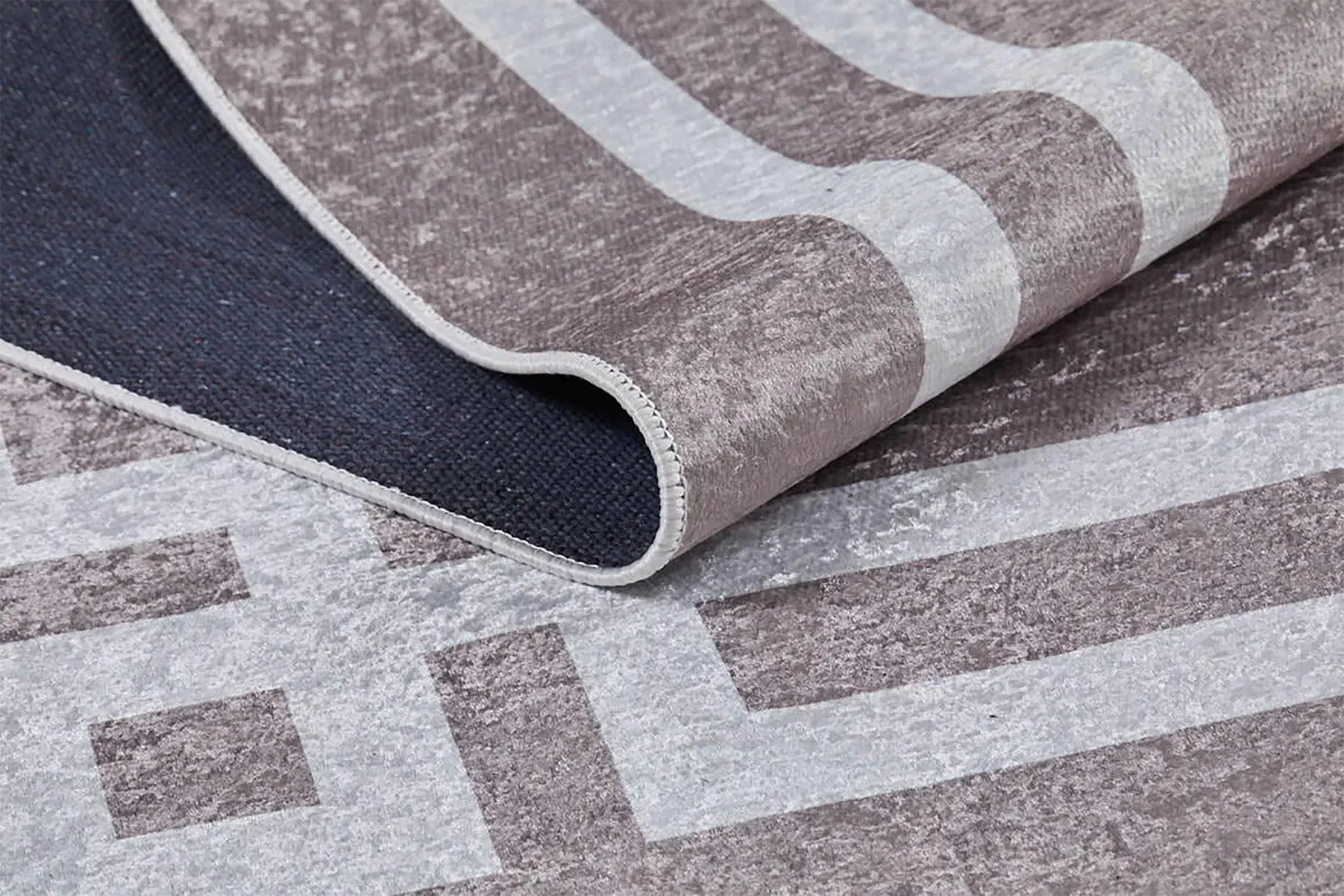 Toz Pembe Zeminli Beyaz Art Deco Bordürlü Modern Halı-Pera Halı