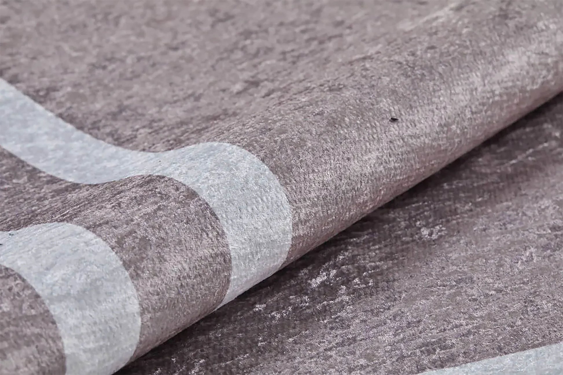 Toz Pembe Zeminli Beyaz Art Deco Bordürlü Modern Halı-Pera Halı