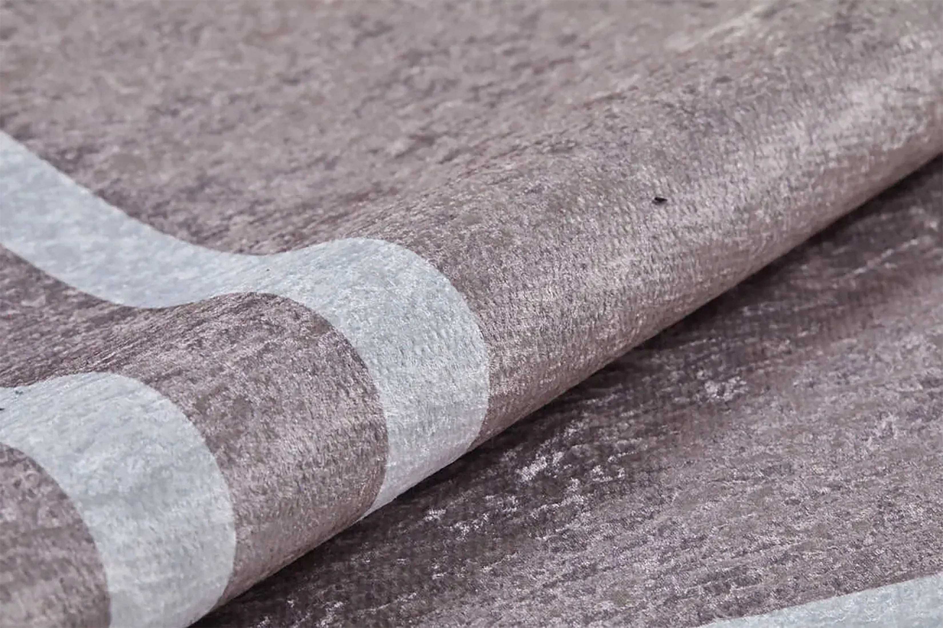 Toz Pembe Zeminli Beyaz Art Deco Bordürlü Modern Halı-Pera Halı