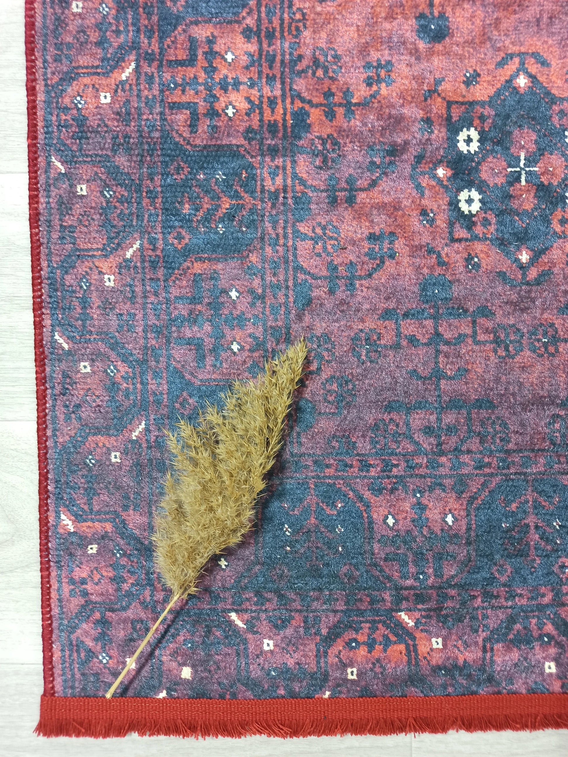 Uşak Kırmızı Lacivert Yazlık Halı-Pera Halı